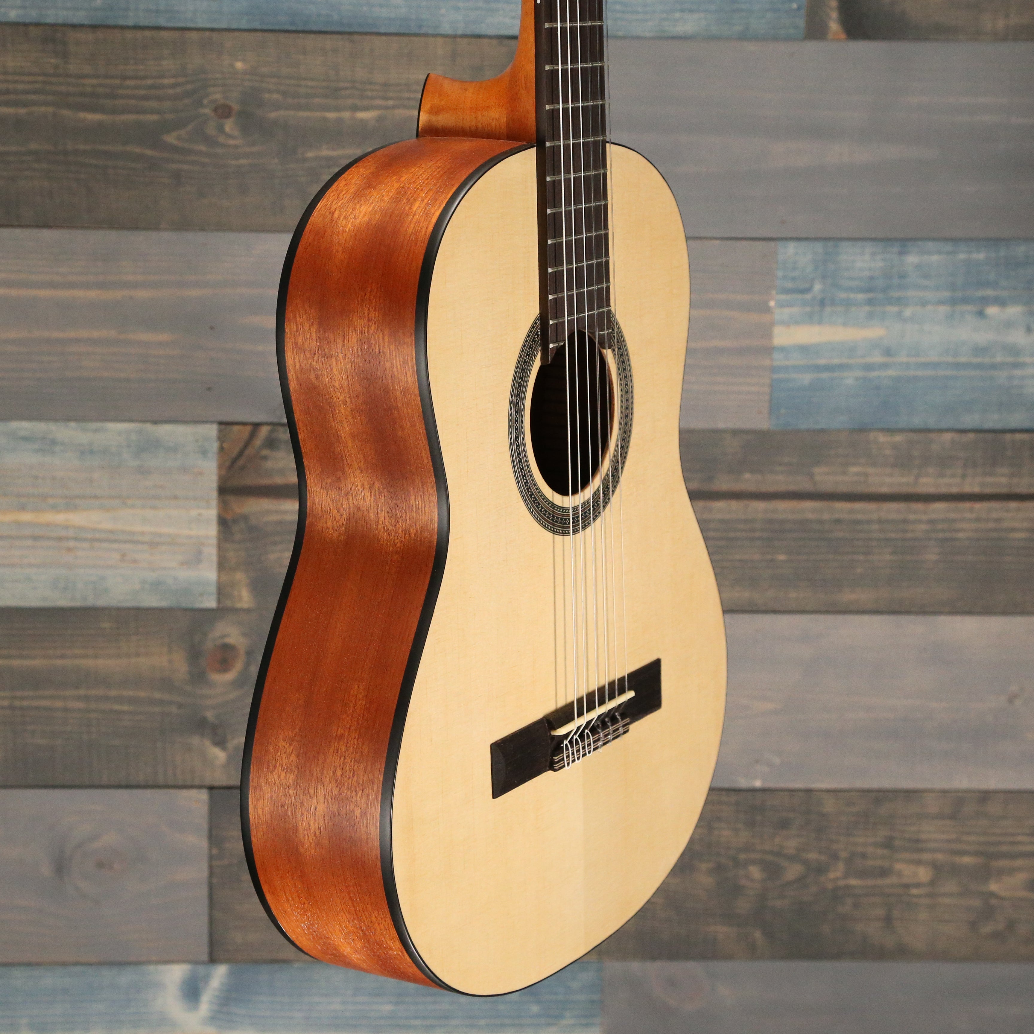 Protégé by Cordoba C1M 1/2 size (580mm)