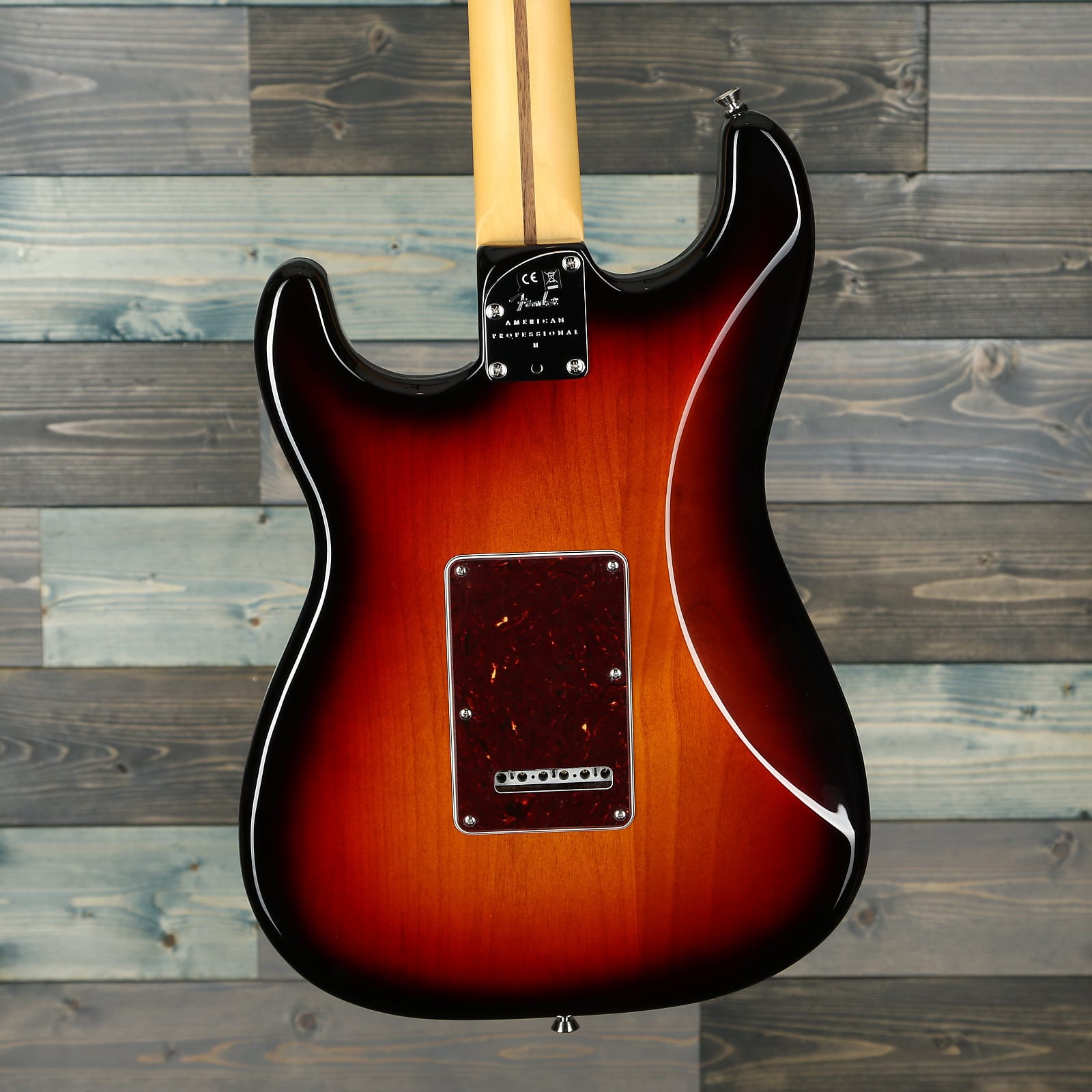 Fender American Professional II Stratocaster HSS, Maple FB, 3-Color Sunburst