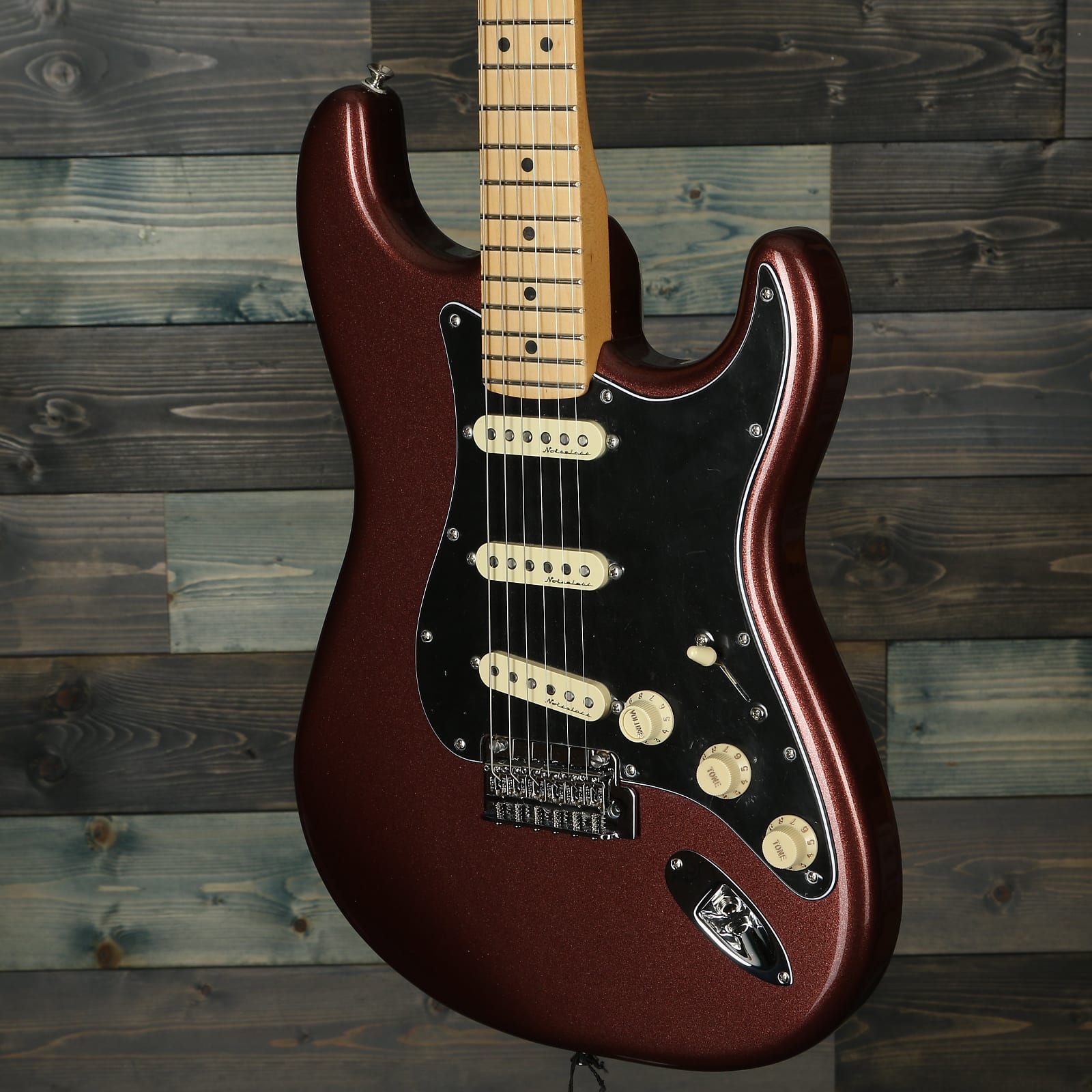 Fender Deluxe Roadhouse Stratocaster®, Maple Fingerboard, Classic Copper w/Bag