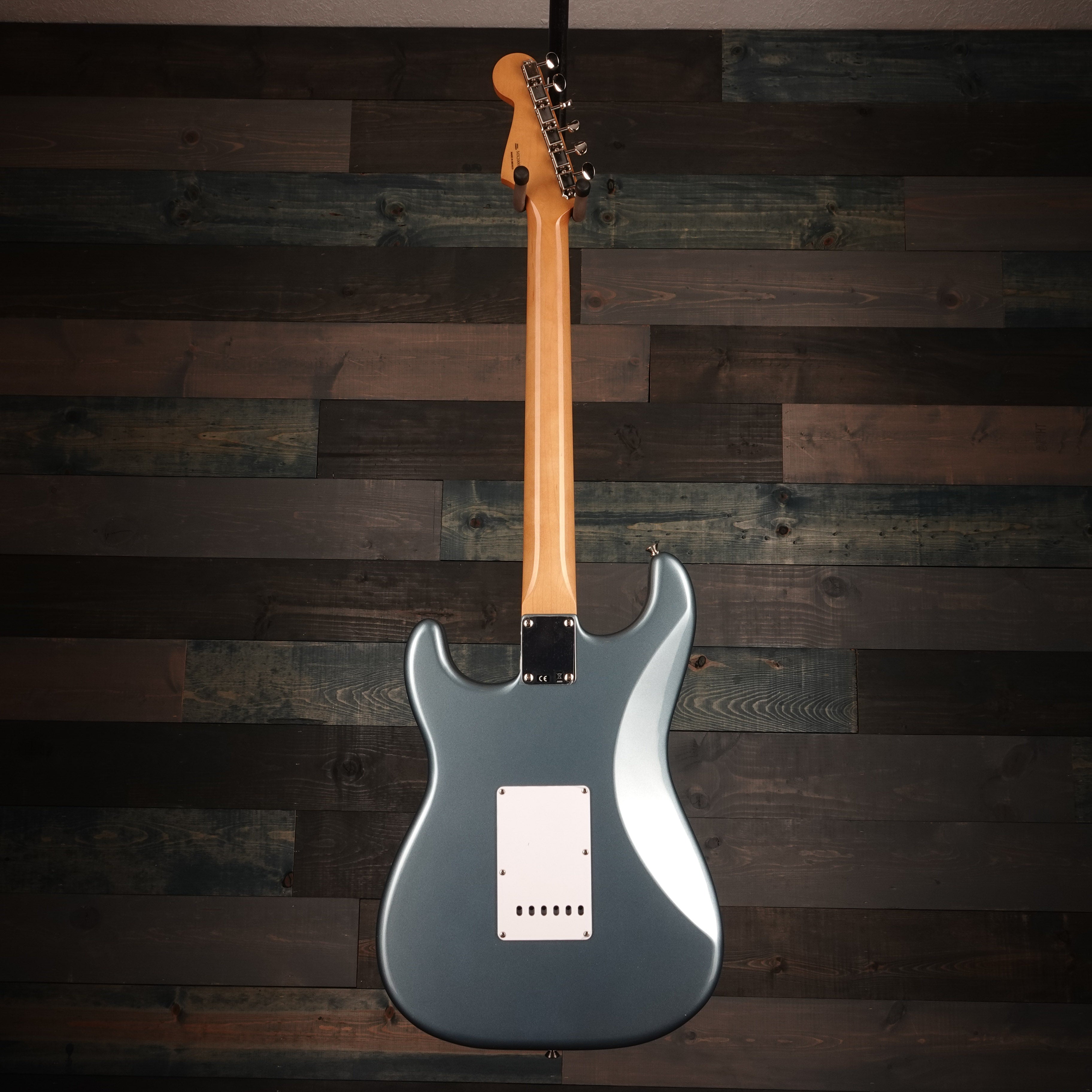 Fender Vintera '60s Stratocaster, Pau Ferro Fingerboard, Ice Blue Metallic