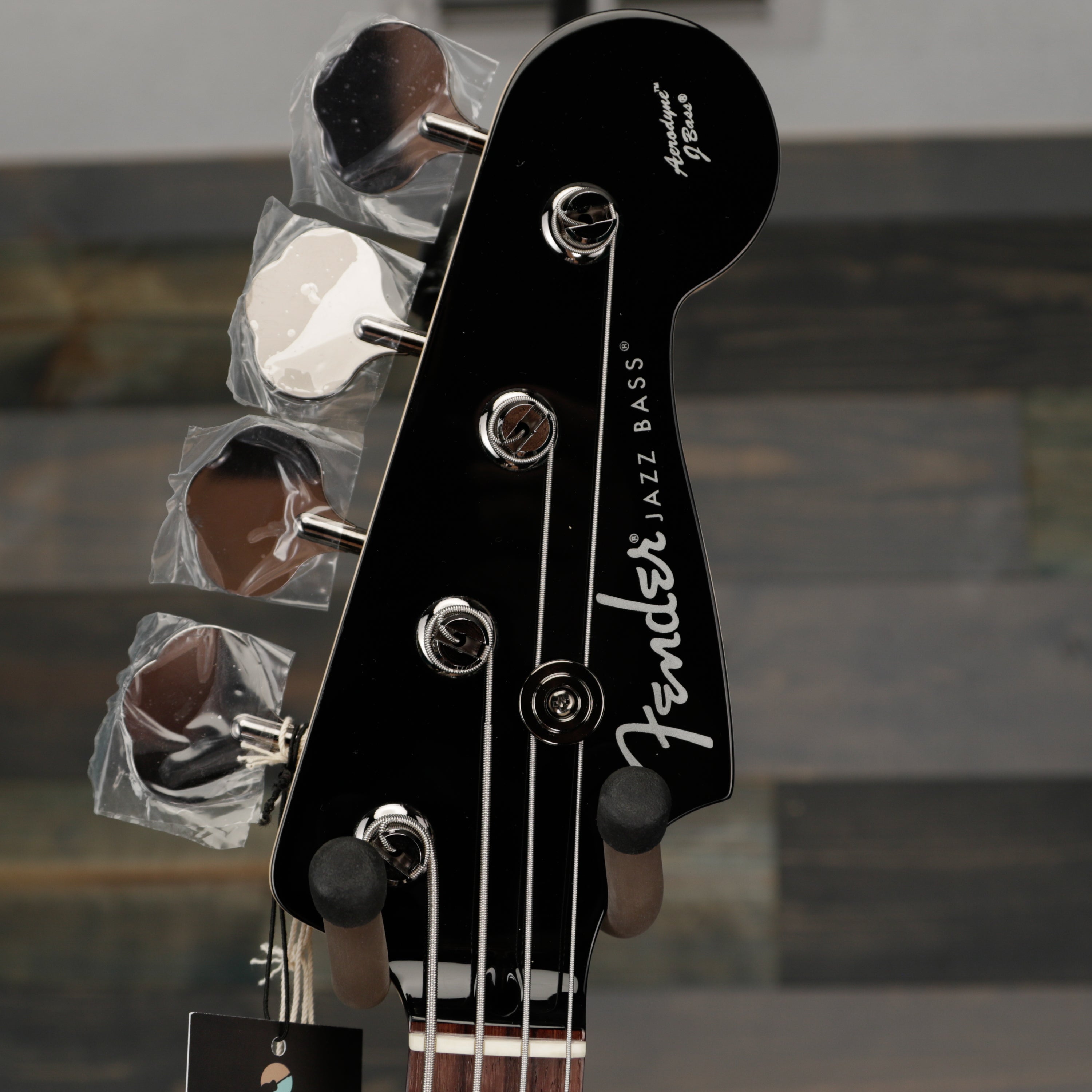 Fender Aerodyne Jazz Bass Rosewood Stained Fingerboard, Black, No Pickguard