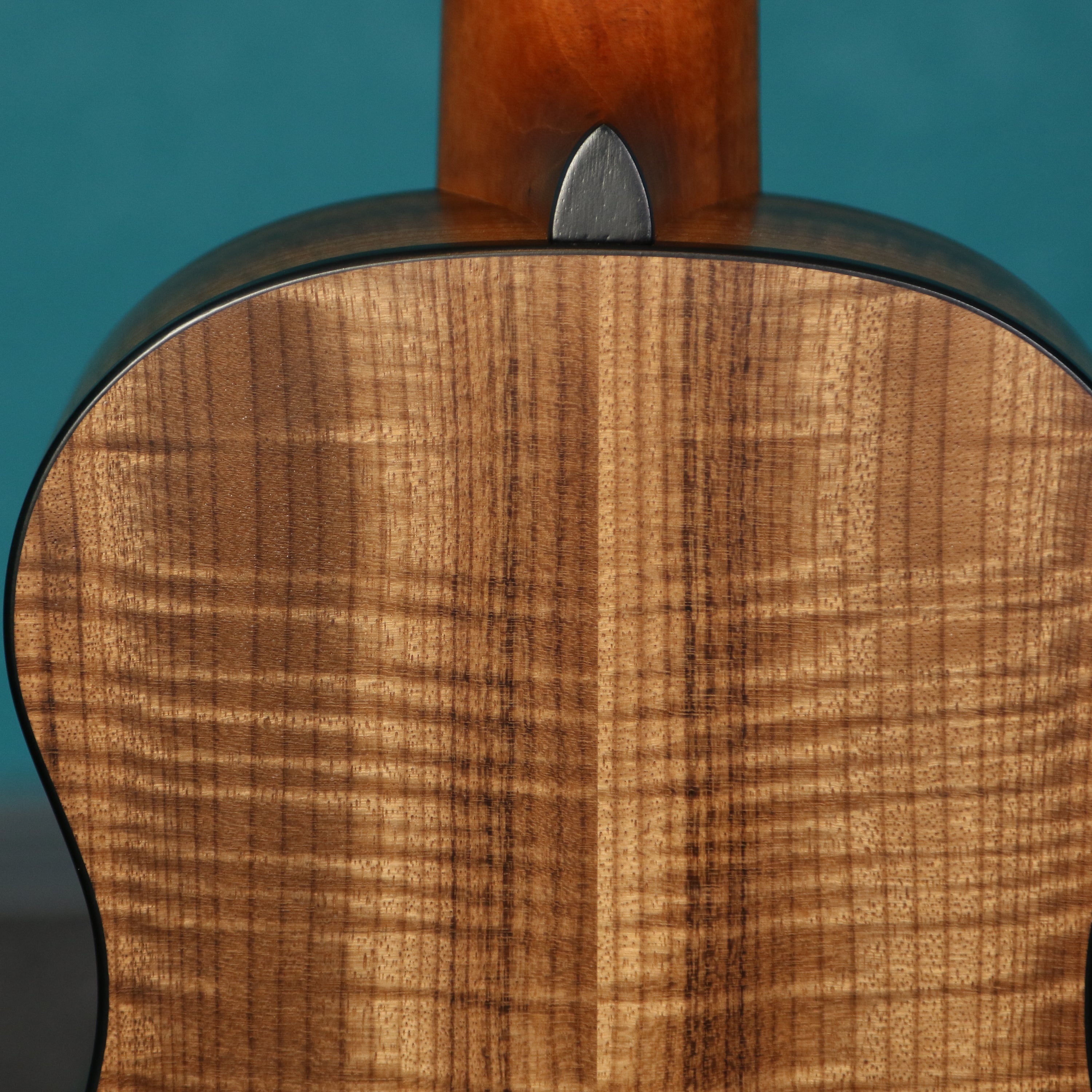 Kala Elite Ukulele USA Solid Sitka Spruce Top Myrtle Super Tenor With Arch Top Hard Case