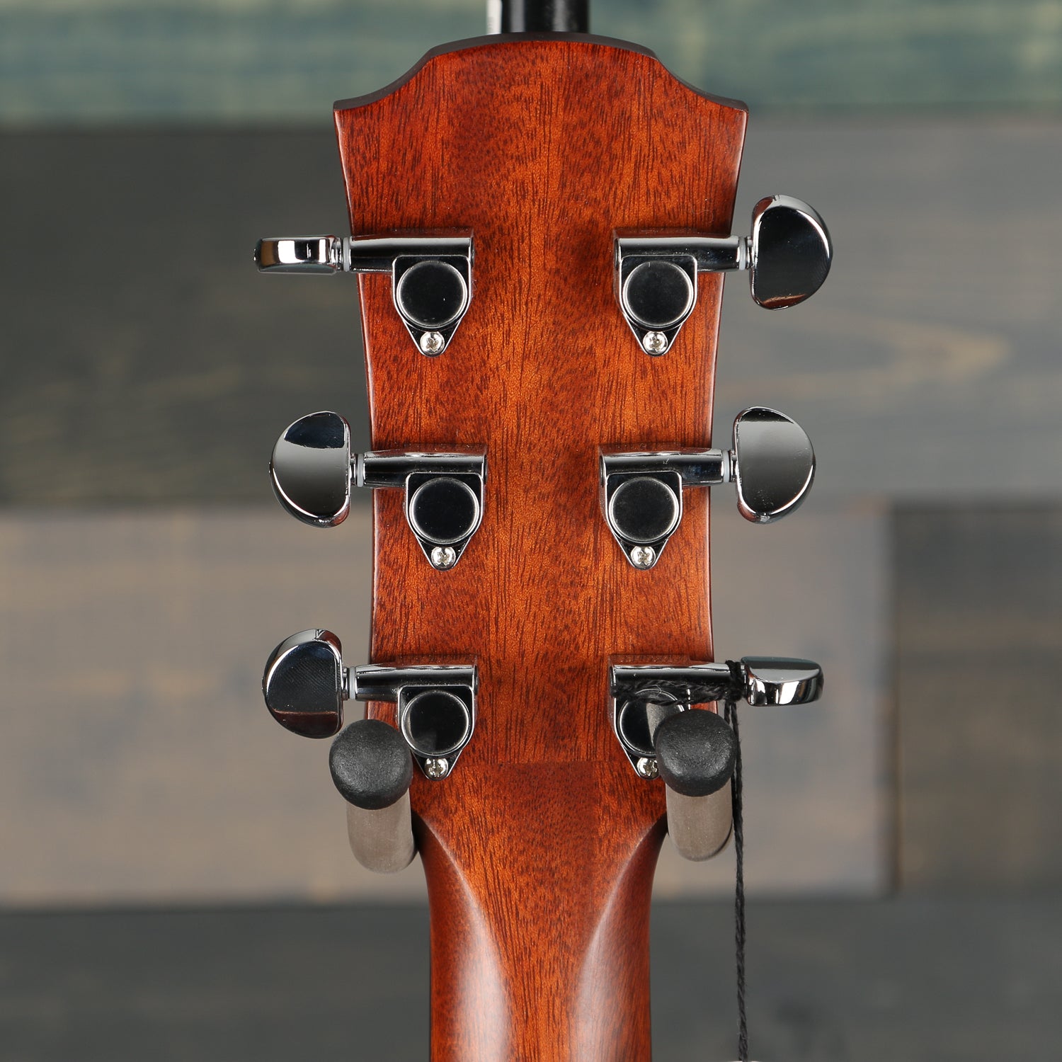 Yamaha A1R Vintage Natural Folk Cutaway A/E Guitar