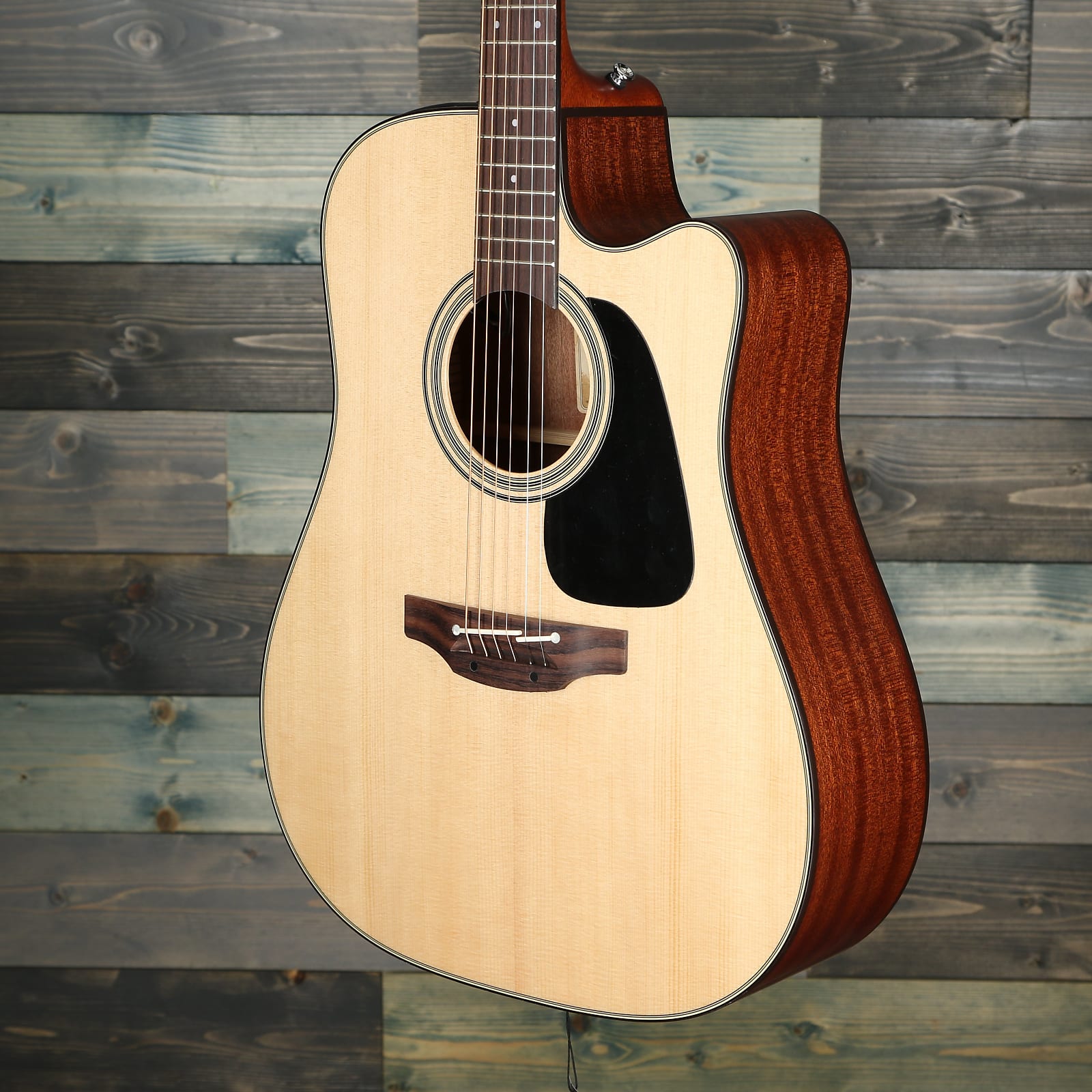 Takamine P2DC Acoustic Guitar w/Case