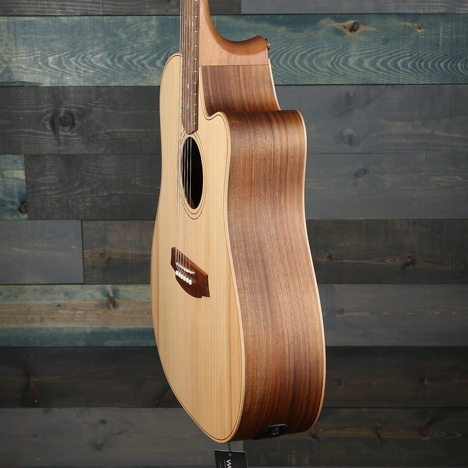 Cole Clark Fat Lady 2 Series FL2E-BB Cutaway Guitar - Bunya/Blackwood