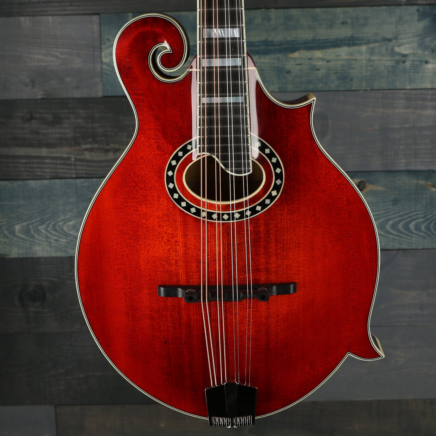 Eastman MD614 F Style Oval Hole Classic Mandolin w/case