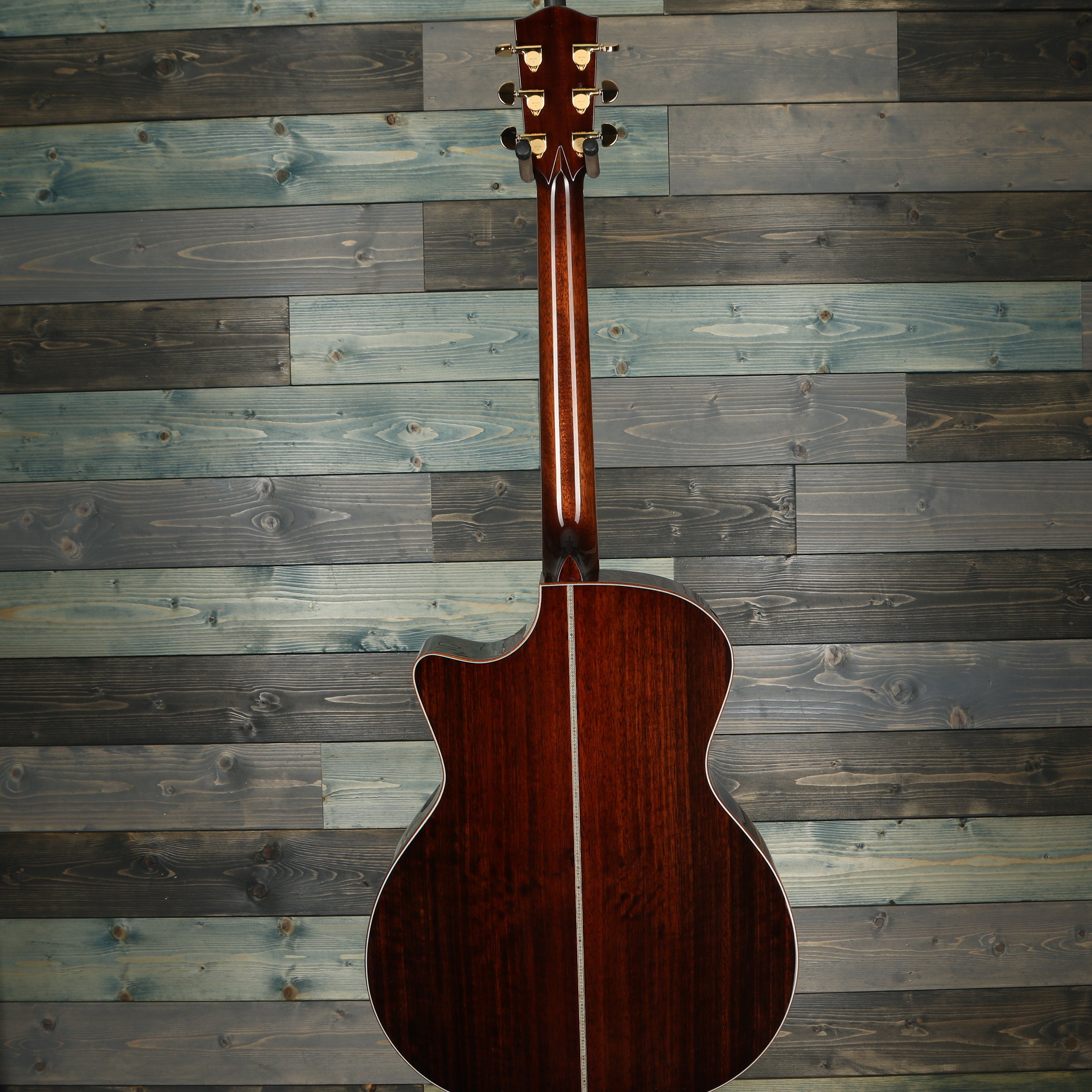 Eastman Guitars AC722CE Cutaway Grand Auditorium A/E Guitar