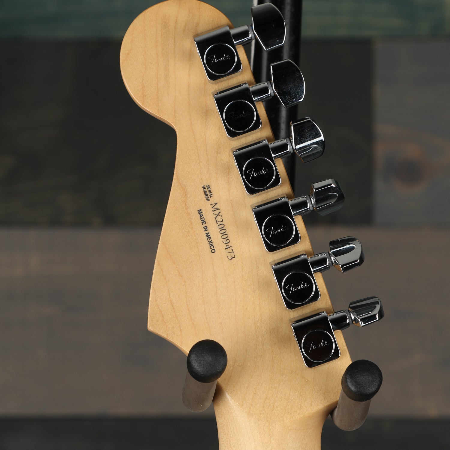 Fender Player Stratocaster HSS, Maple Fingerboard, 3-Color Sunburst