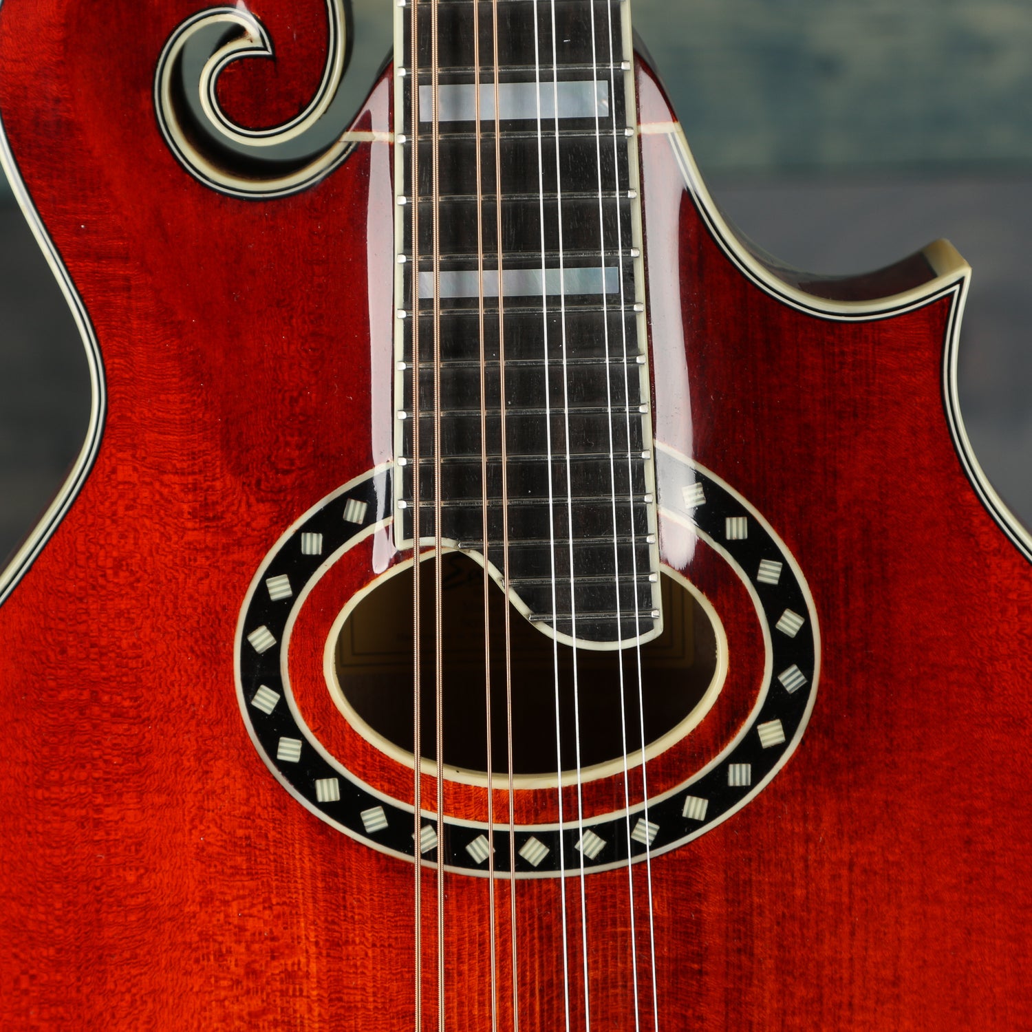 Eastman MD614 F Style Oval Hole Classic Mandolin w/case