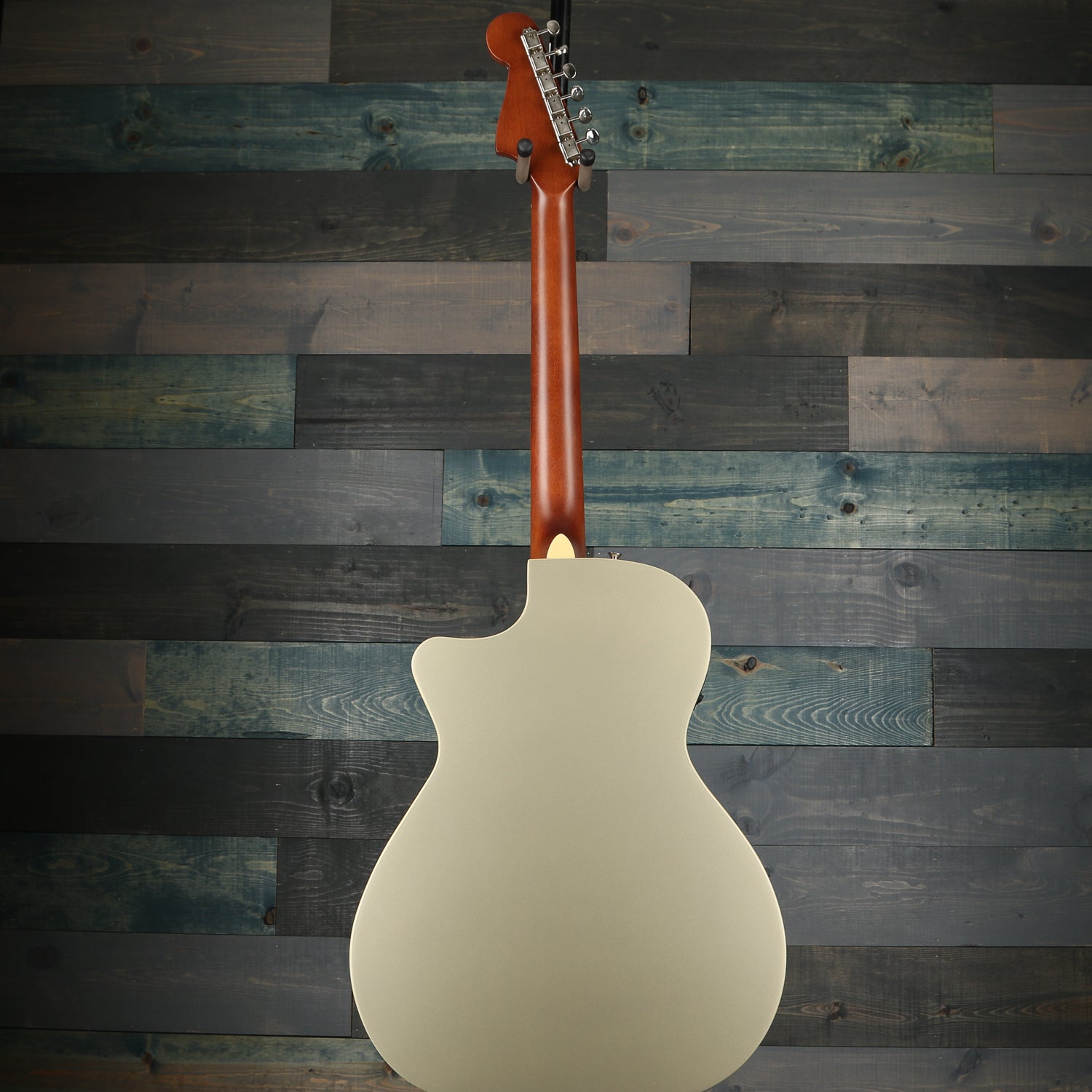 Fender Newporter Player, Walnut Fingerboard, Champagne