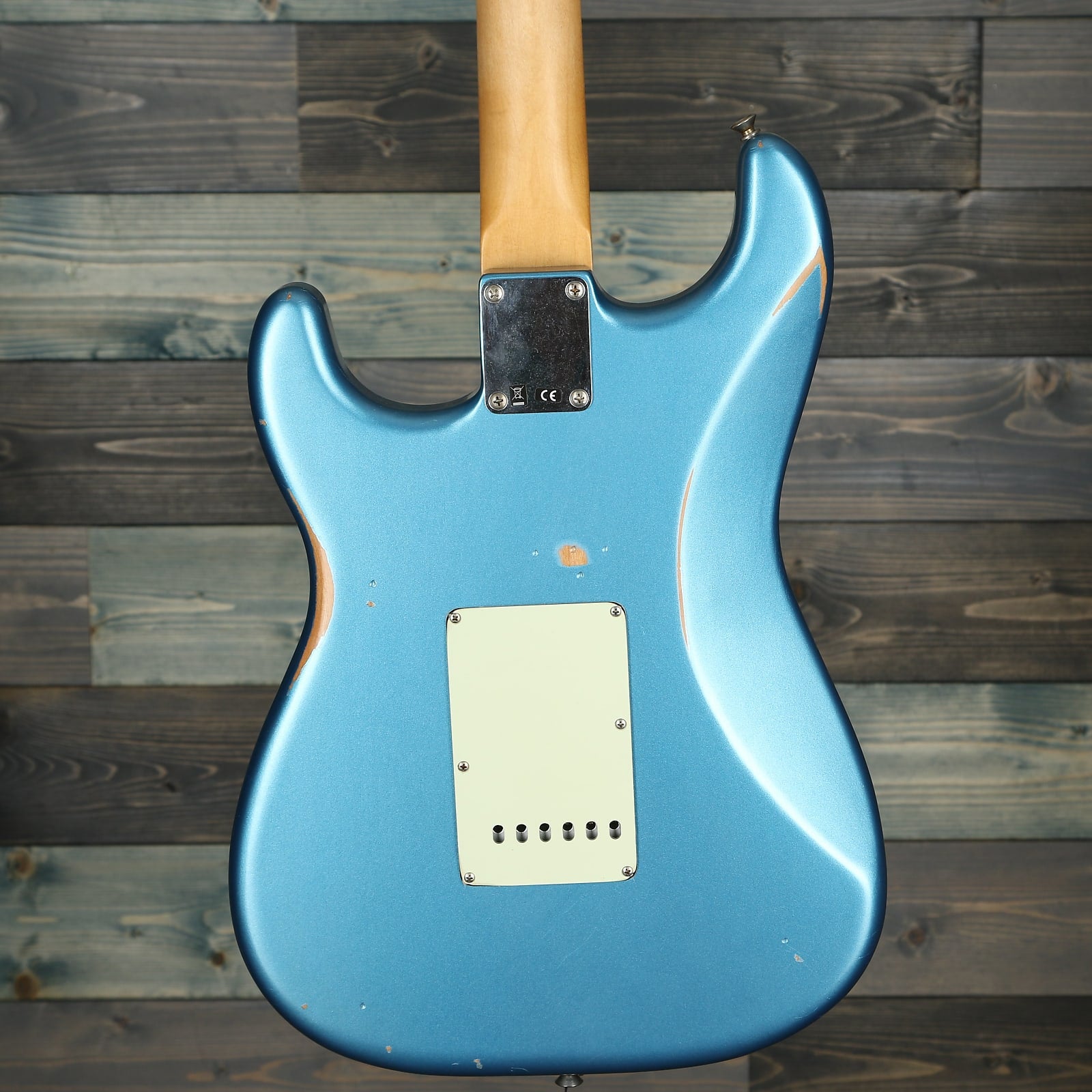 Fender Vintera Road Worn 60s Stratocaster, Pau Ferro FB - Lake Placid Blue