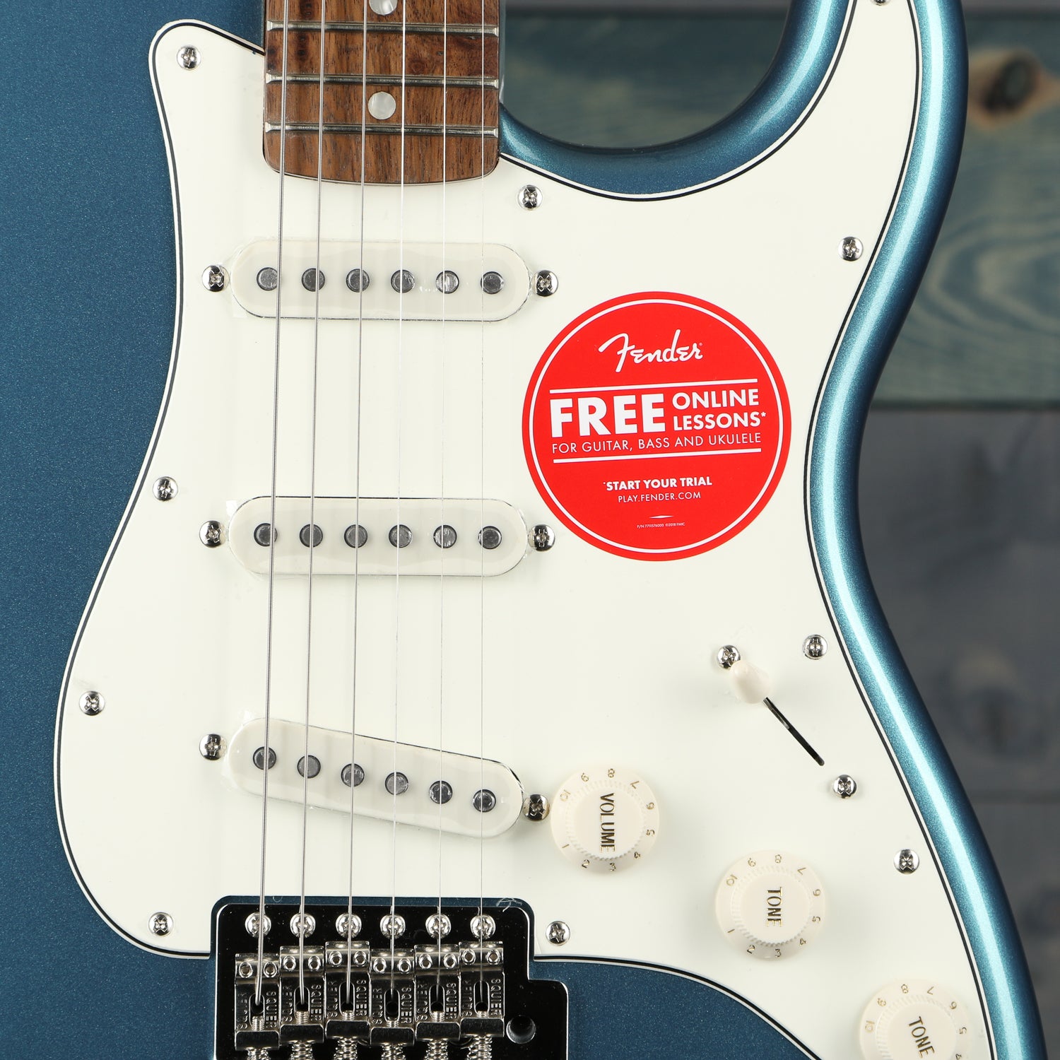 Fender Squier Classic Vibe '60s Stratocaster Laurel Fingerboard Lake Placid Blue