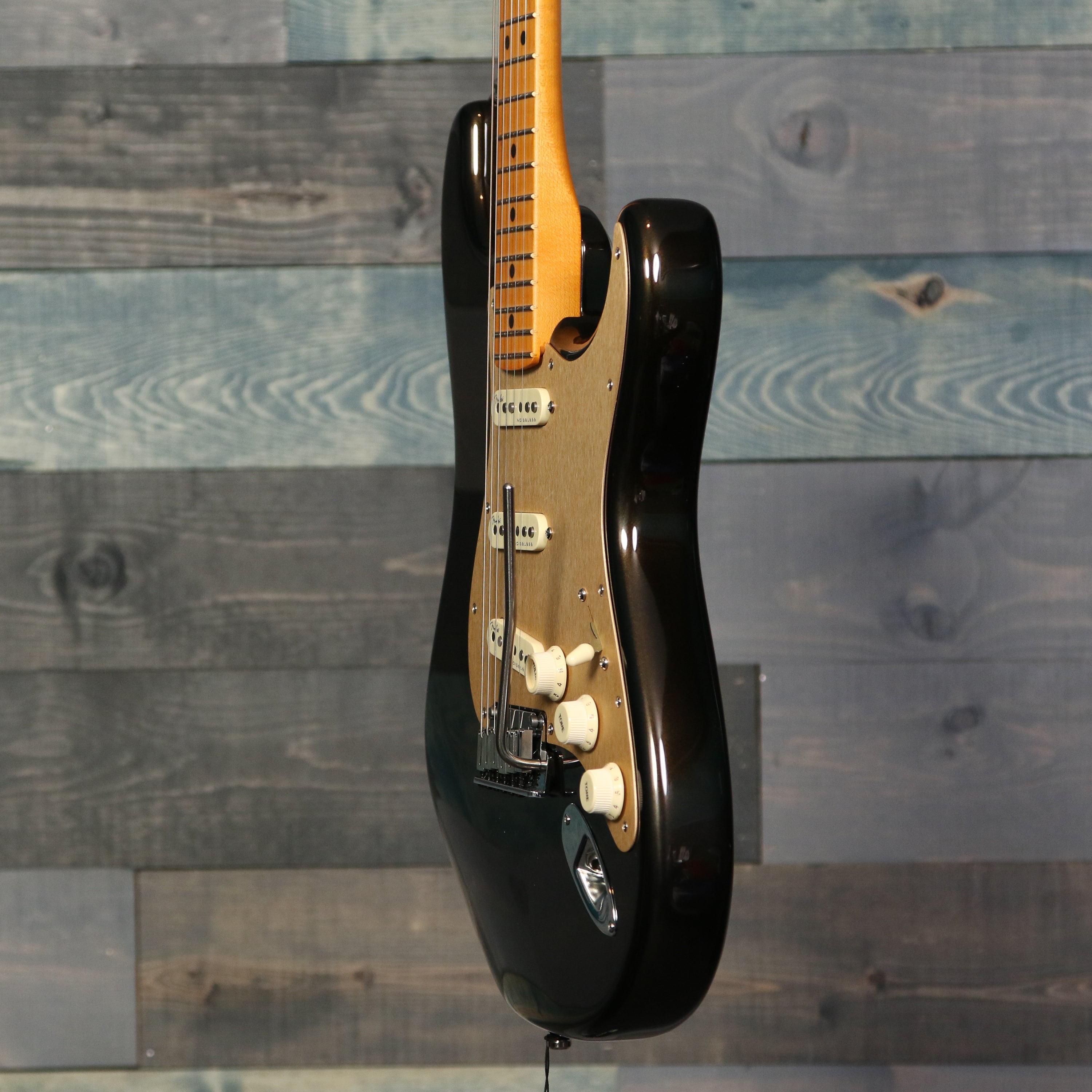 Fender American Ultra Stratocaster, Maple Fingerboard, Texas Tea