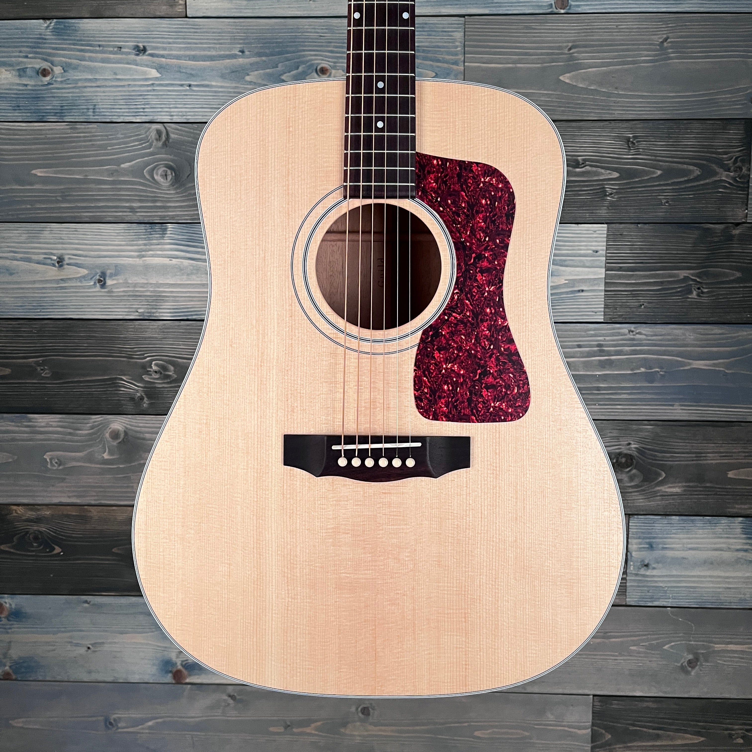 Guild D-40 Spruce & Mahogany Dreadnought - Natural