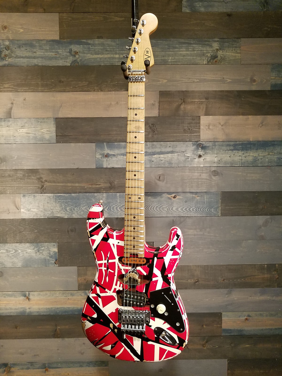 EVH Striped Series Frankie, Red/White/Black Relic