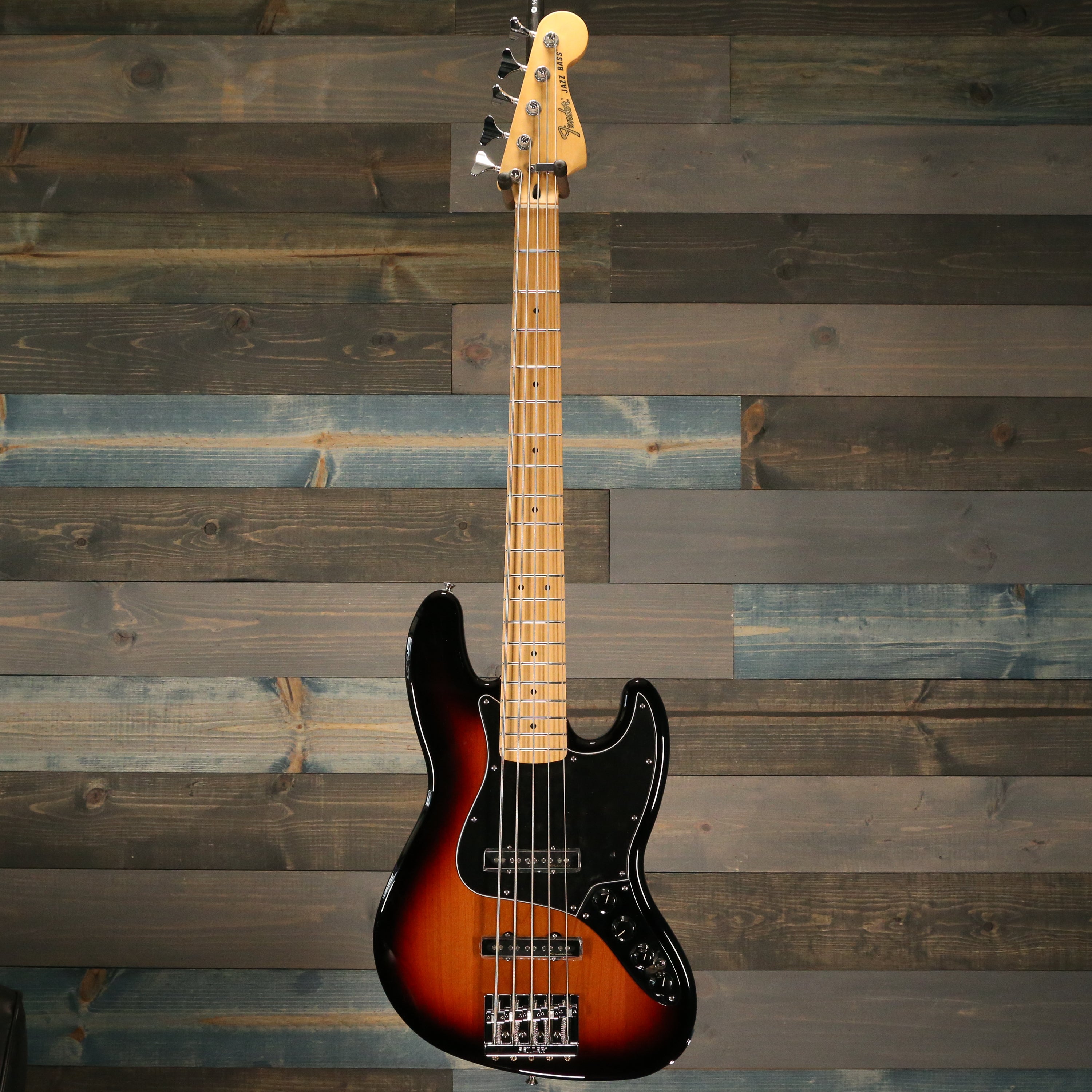 Fender Deluxe Active Jazz Bass® V, Maple Fingerboard, 3-Color Sunburst