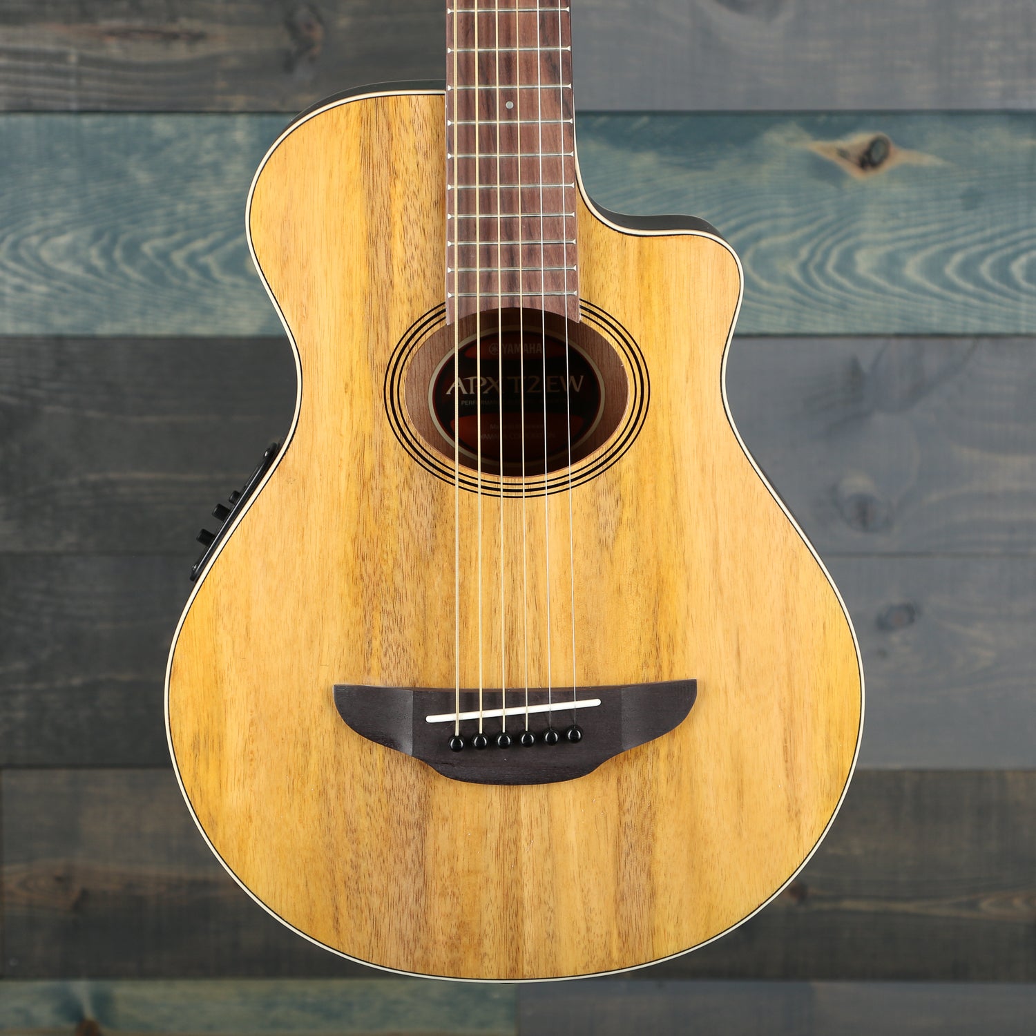 Yamaha APXT2EW Natural 3/4 APX Thin-line Cutaway Acoustic Electric Guitar