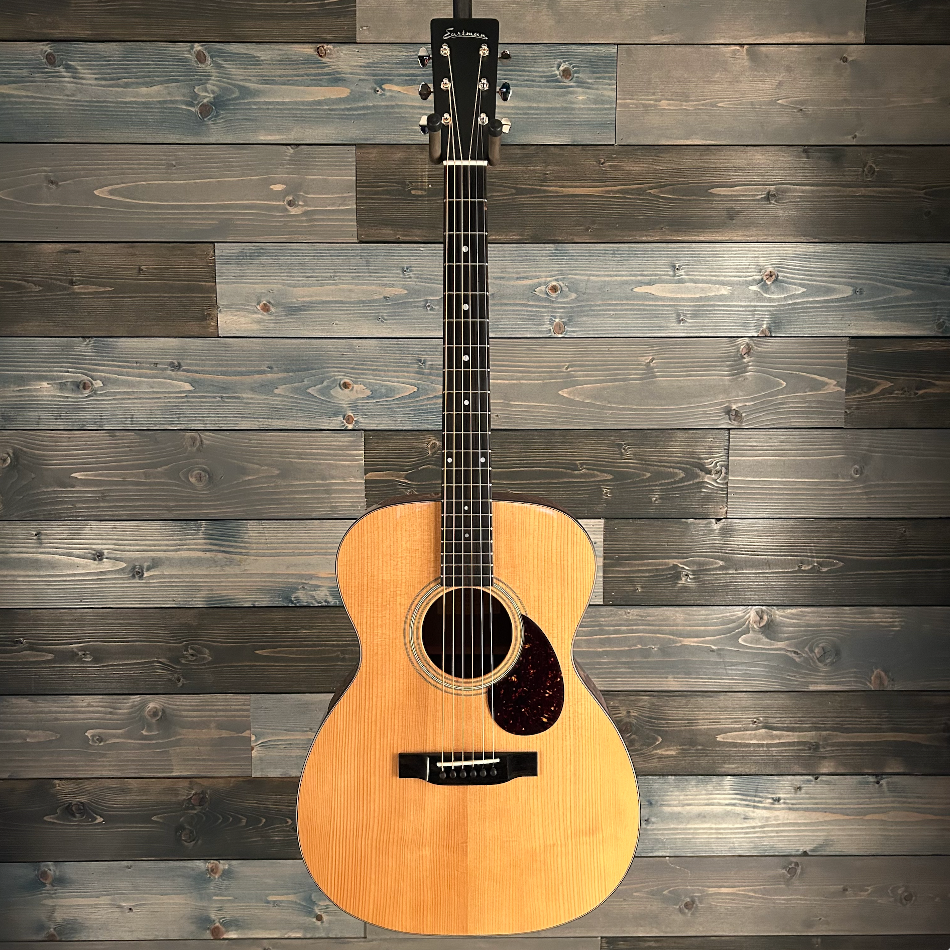 Eastman Guitars E10OM-TC Thermocured Orchestra Model Acoustic