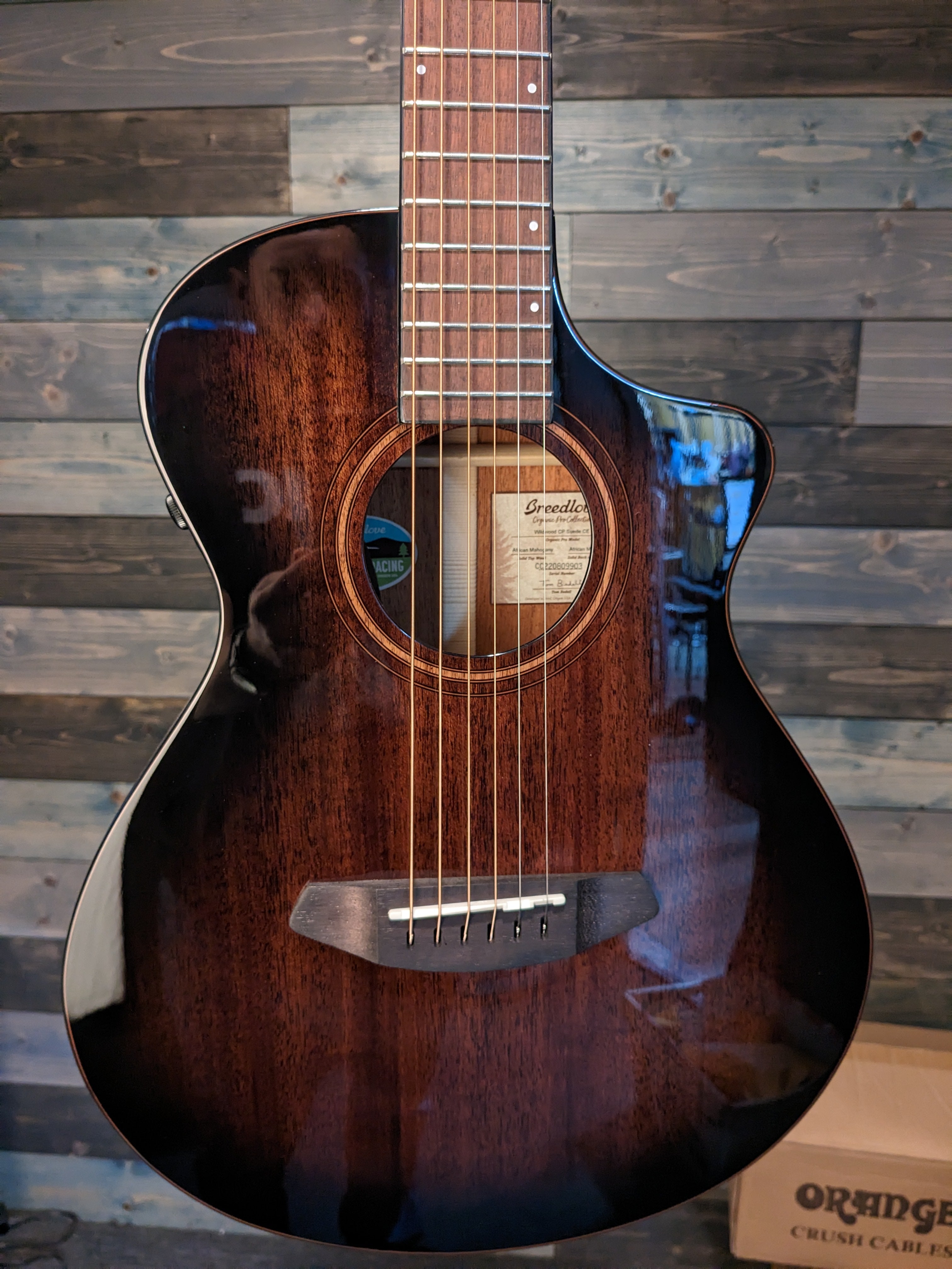 BSTOCK Breedlove Wildwood Pro Companion Suede CE African Mahogany-African Mahogany