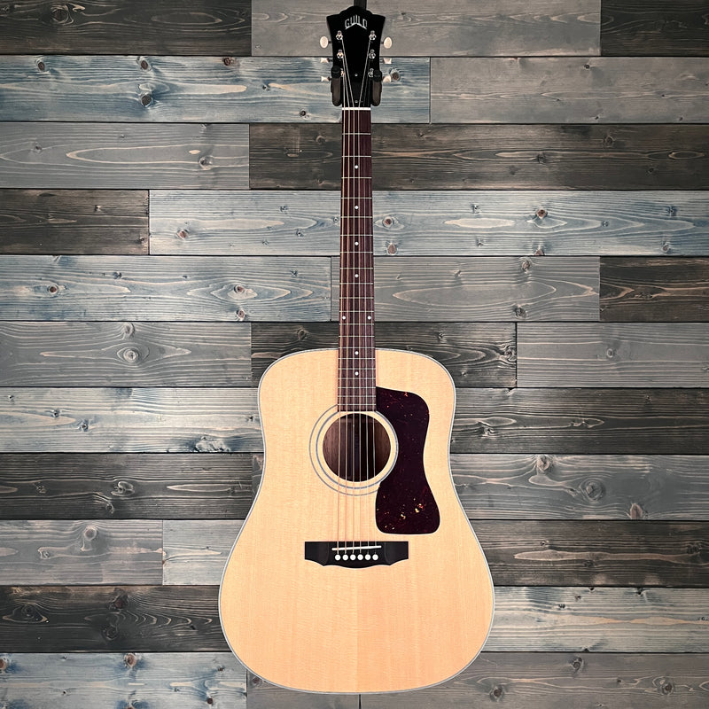 Guild D-40 Acoustic Guitar - Standard Natural