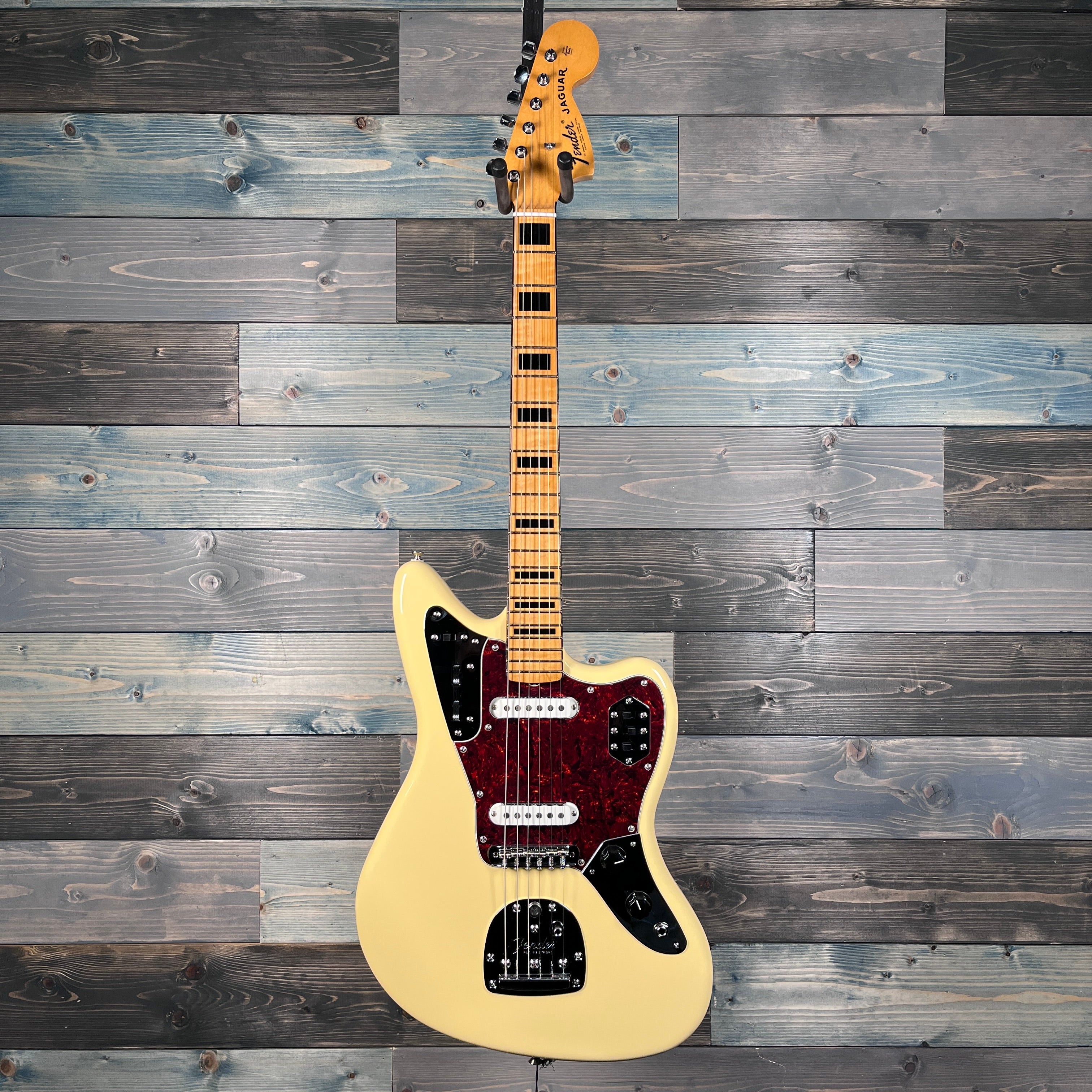 Fender Vintera II '70s Jaguar, Maple Fingerboard, Vintage White