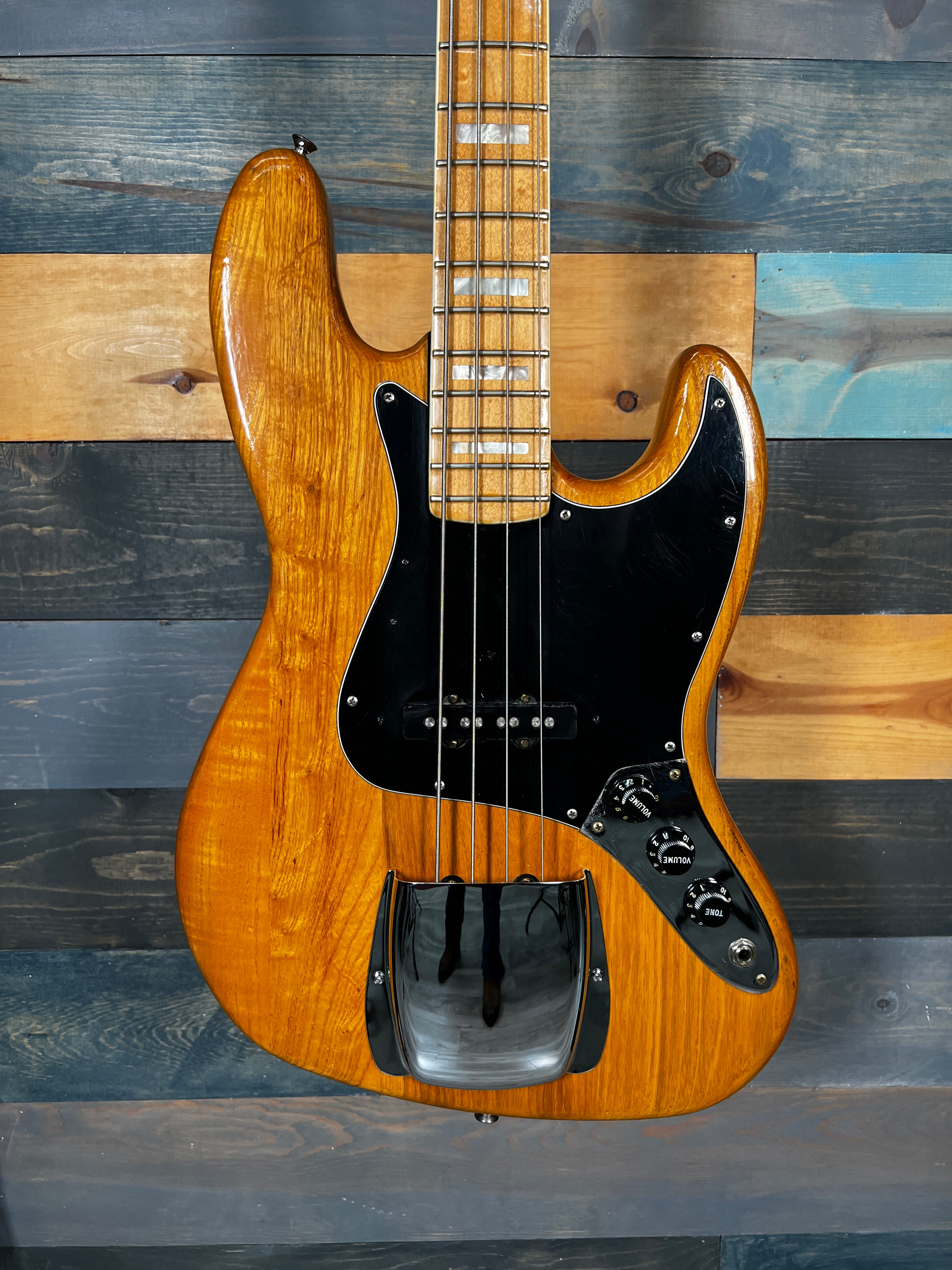 USED 1978 Fender Jazz Bass - Natural