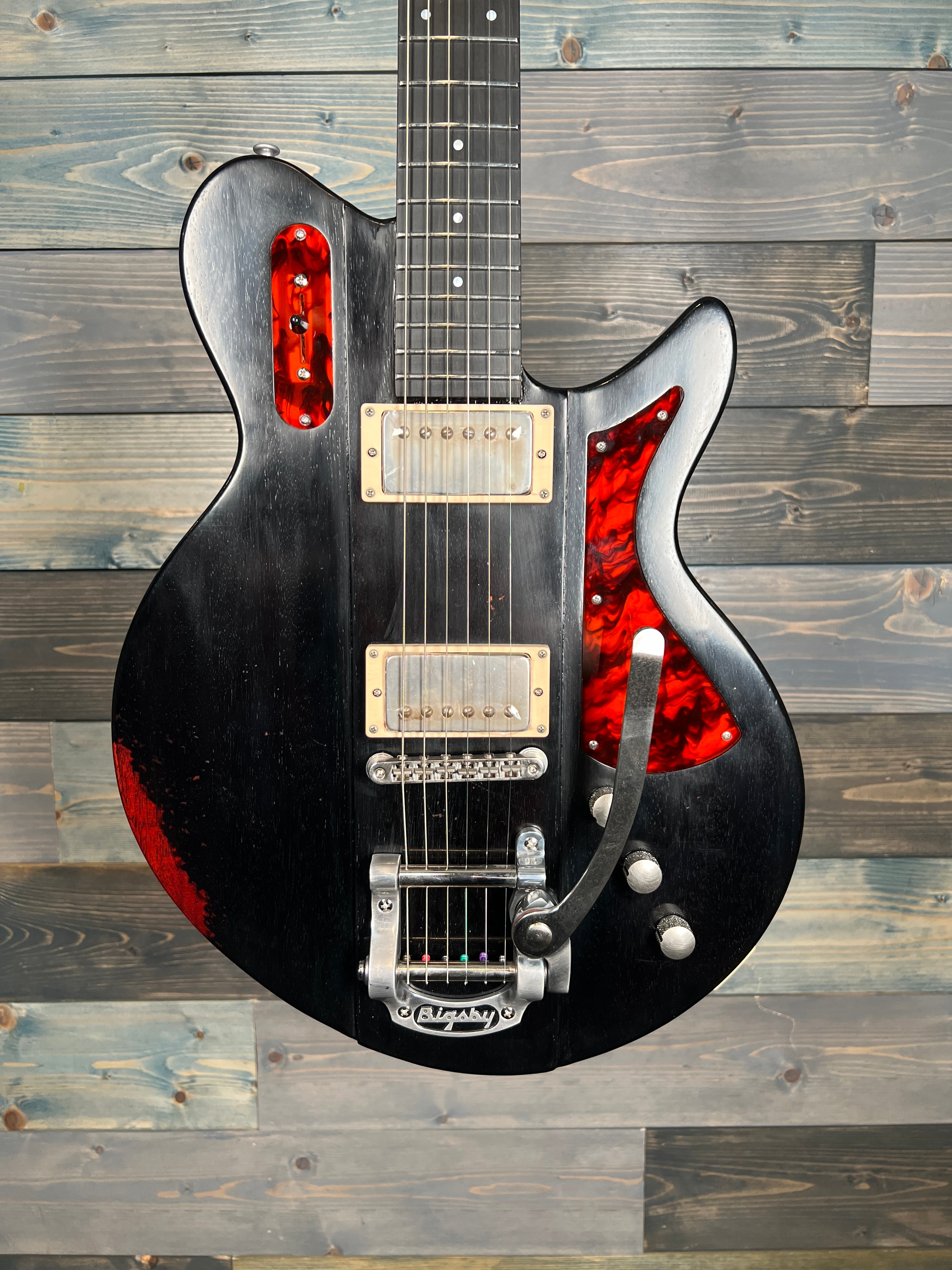 Eastman Juliet/V-Bigsby Electric - Antique Black