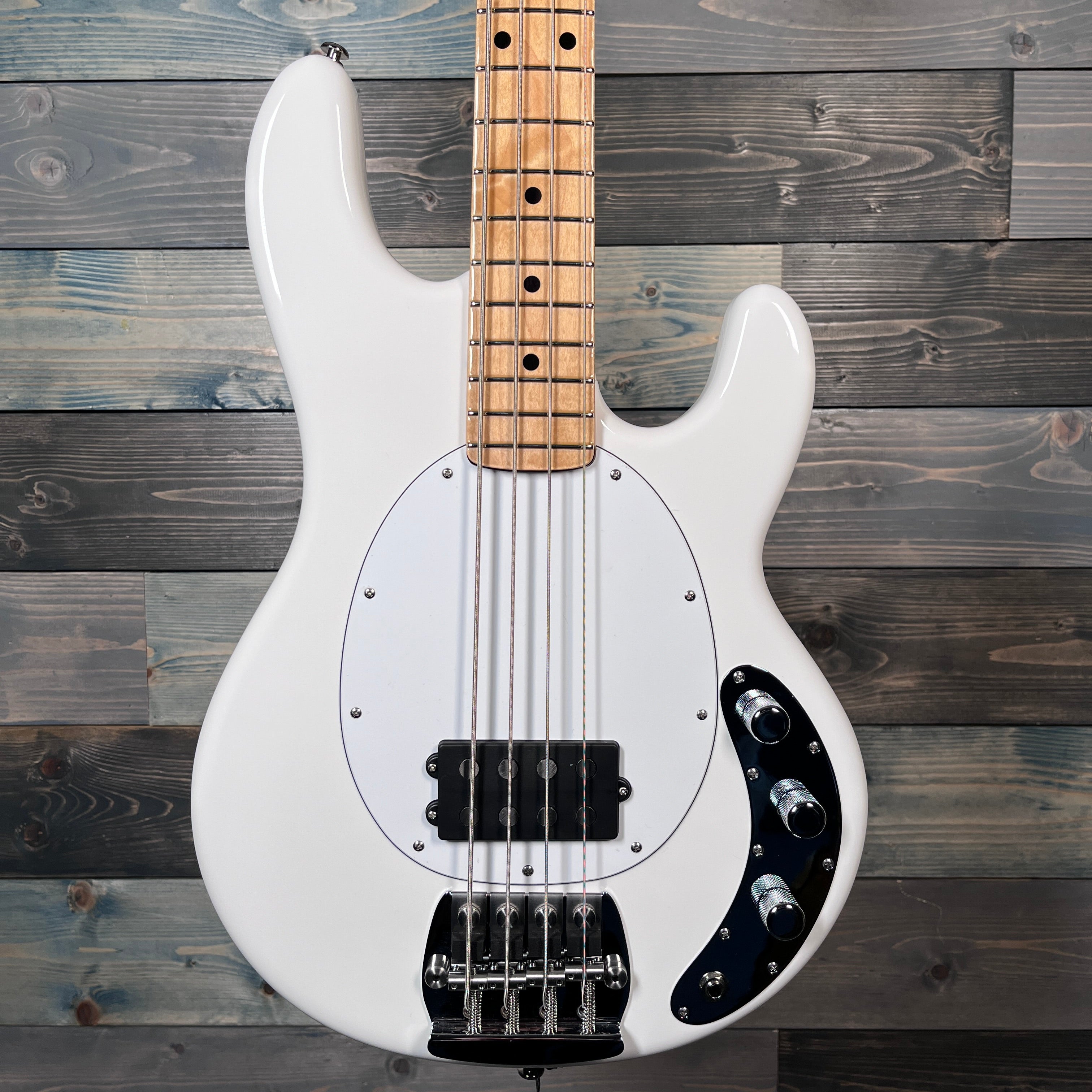 Ernie Ball Music Man Retro '70s StingRay Bass - White