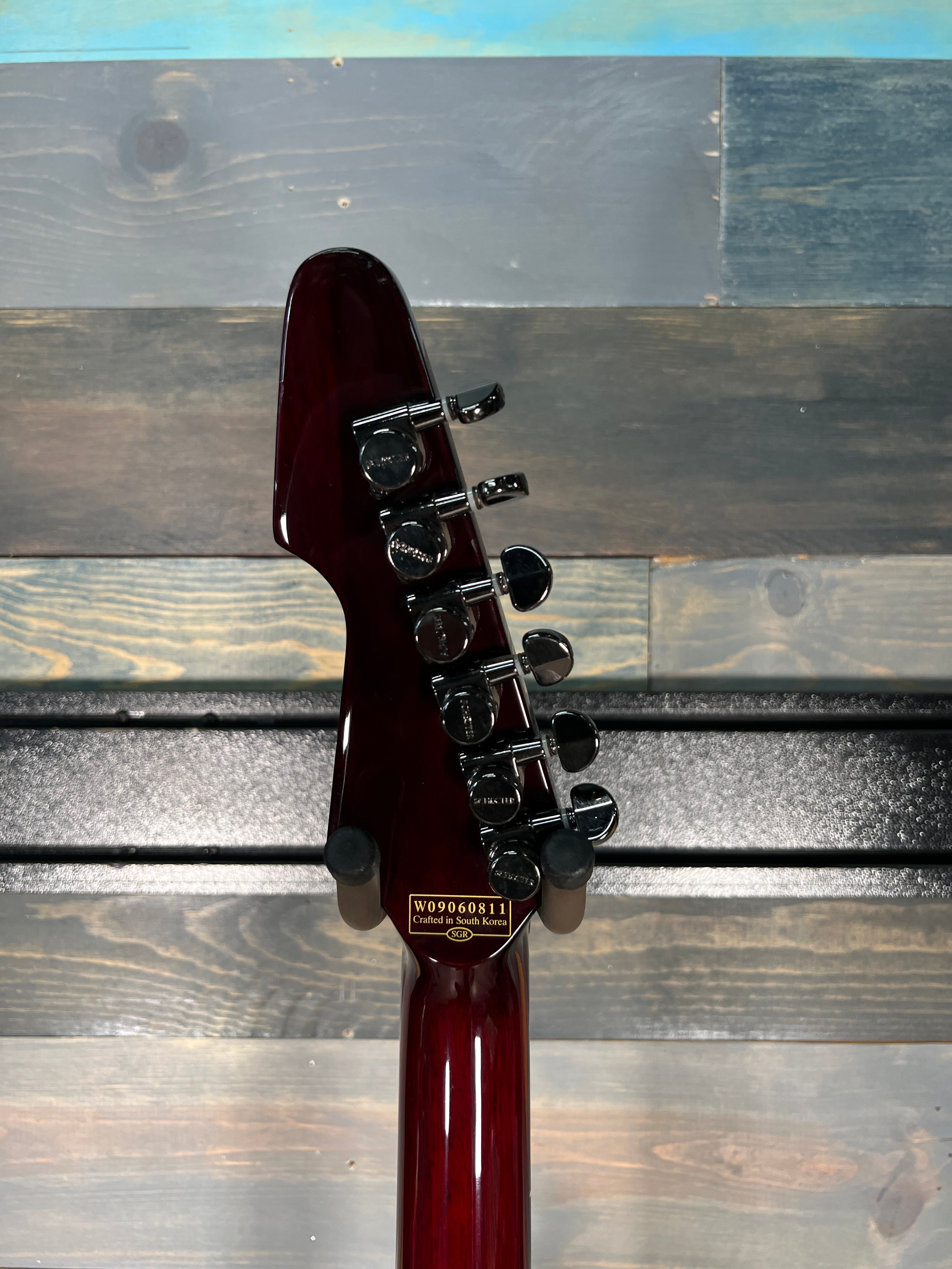 USED Schecter Hellraiser Avenger - Black Cherry