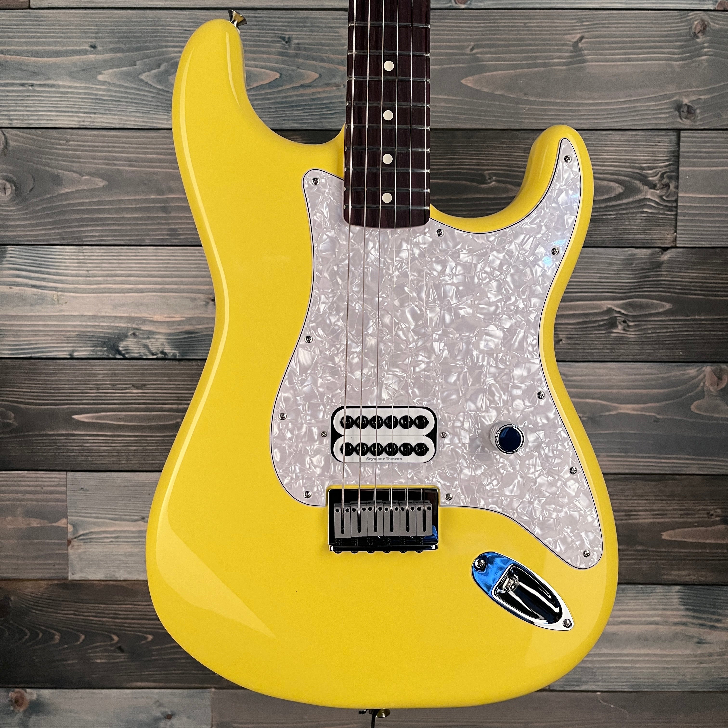 Fender Limited Edition Tom Delonge Stratocaster, Graffiti Yellow