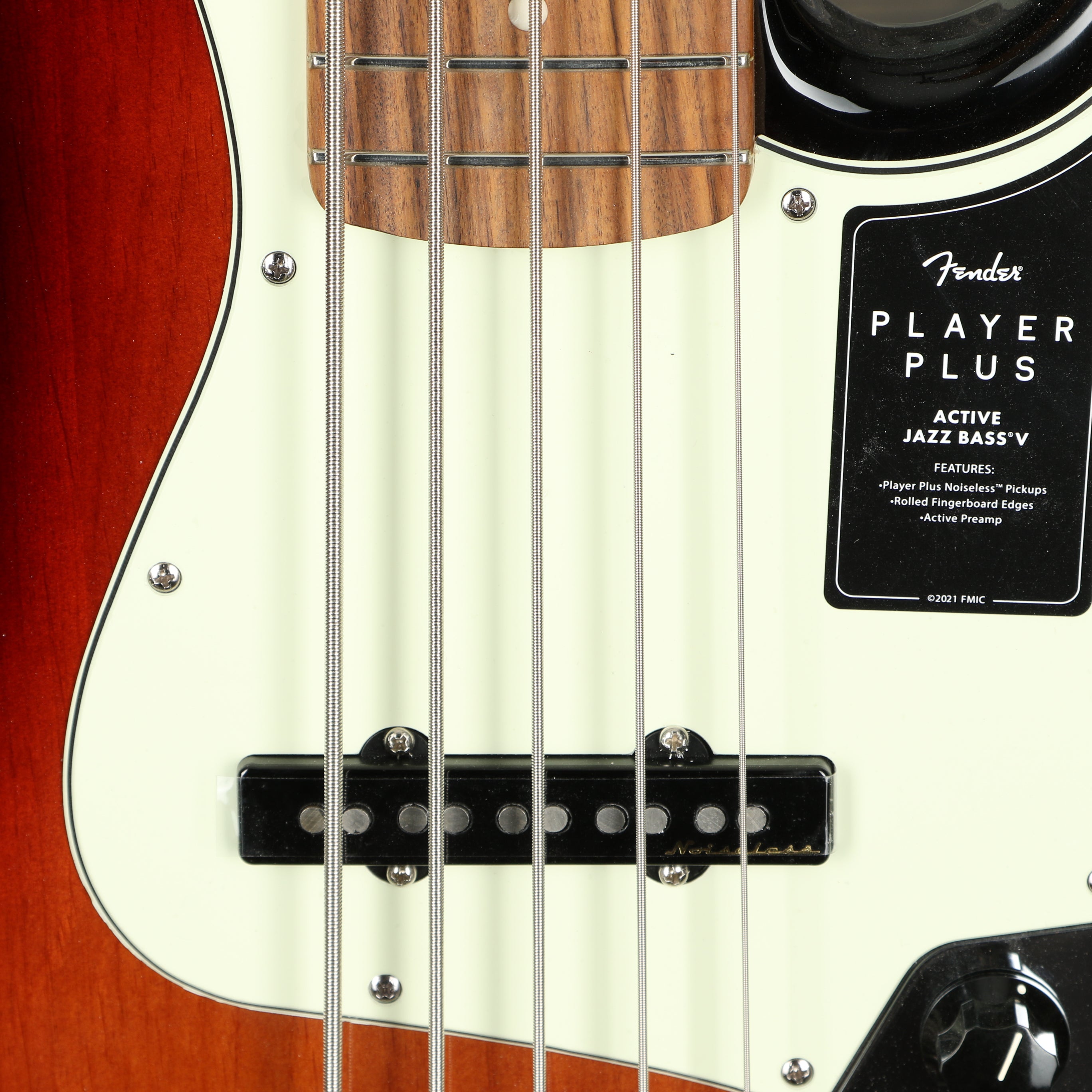 Fender Player Plus Jazz Bass V, Pau Ferro Fingerboard, 3-Tone Sunburst