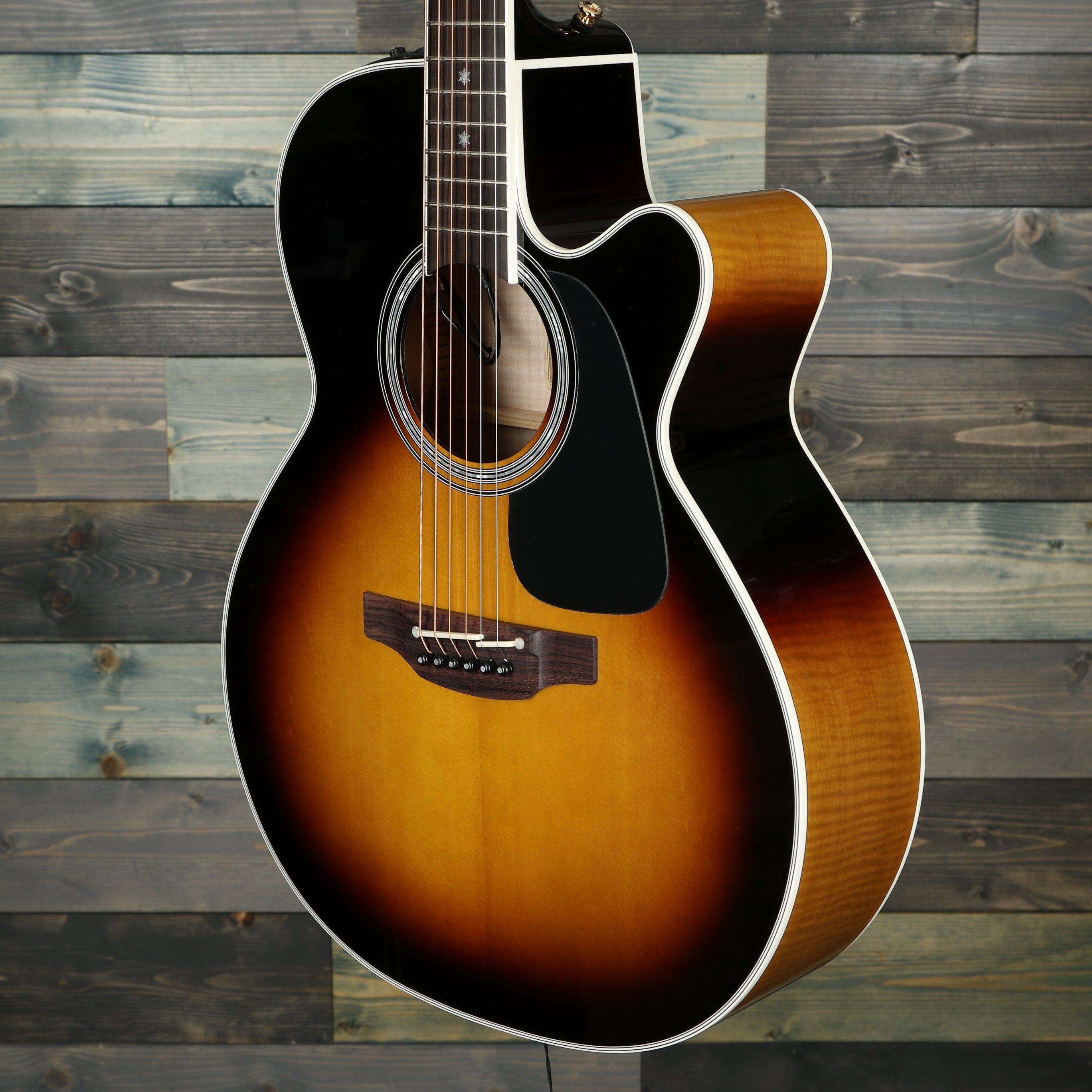 Takamine P6NC Cutaway Acoustic Guitar - Brown Sunburst