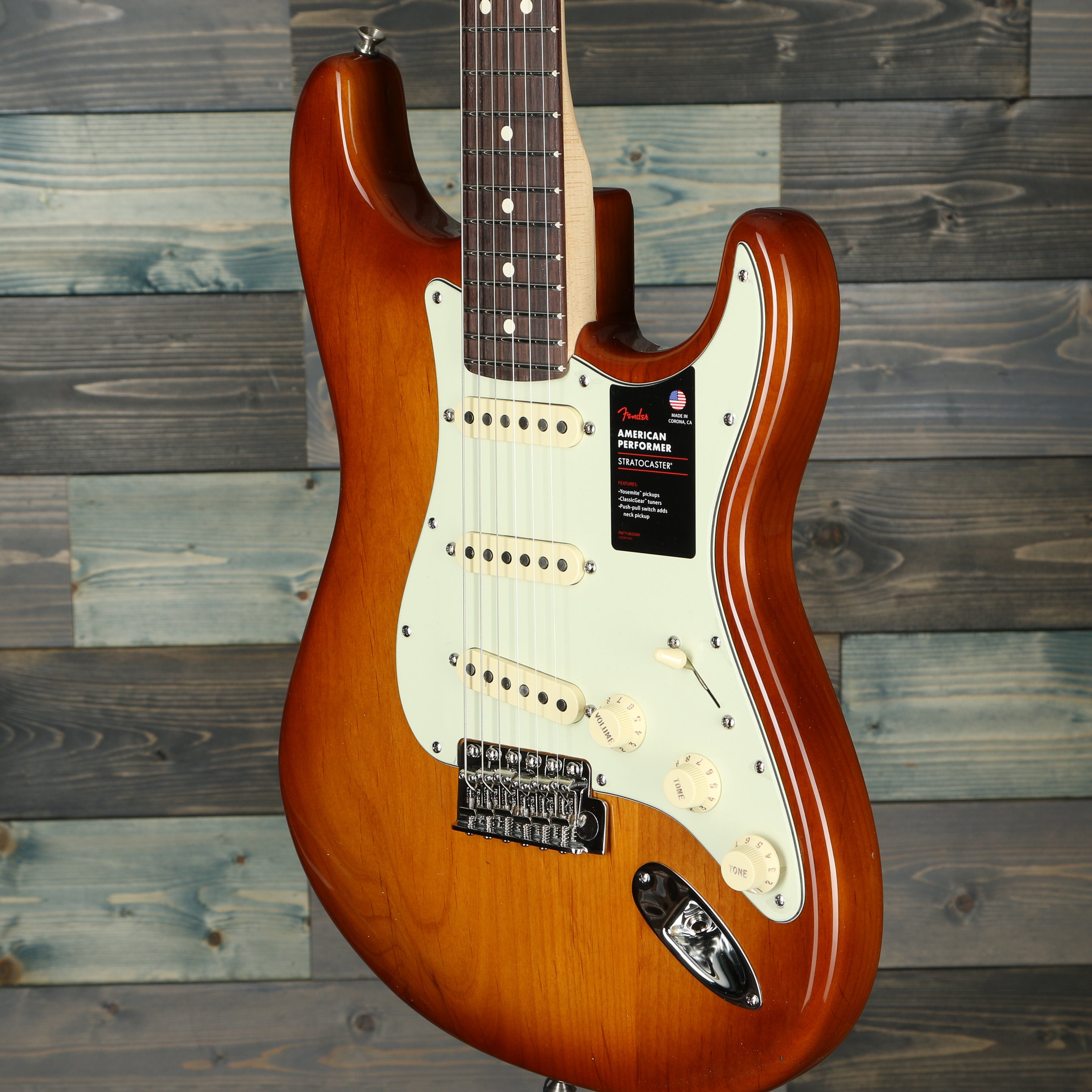 Fender American Performer Stratocaster, Rosewood Fingerboard, Honey Burst