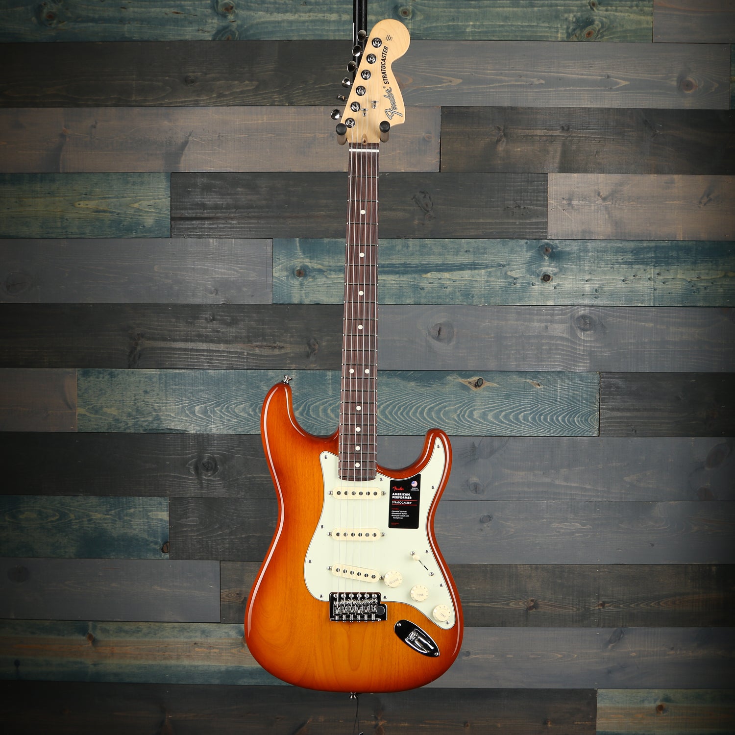 Fender American Performer Stratocaster, Rosewood Fingerboard, Honey Burst