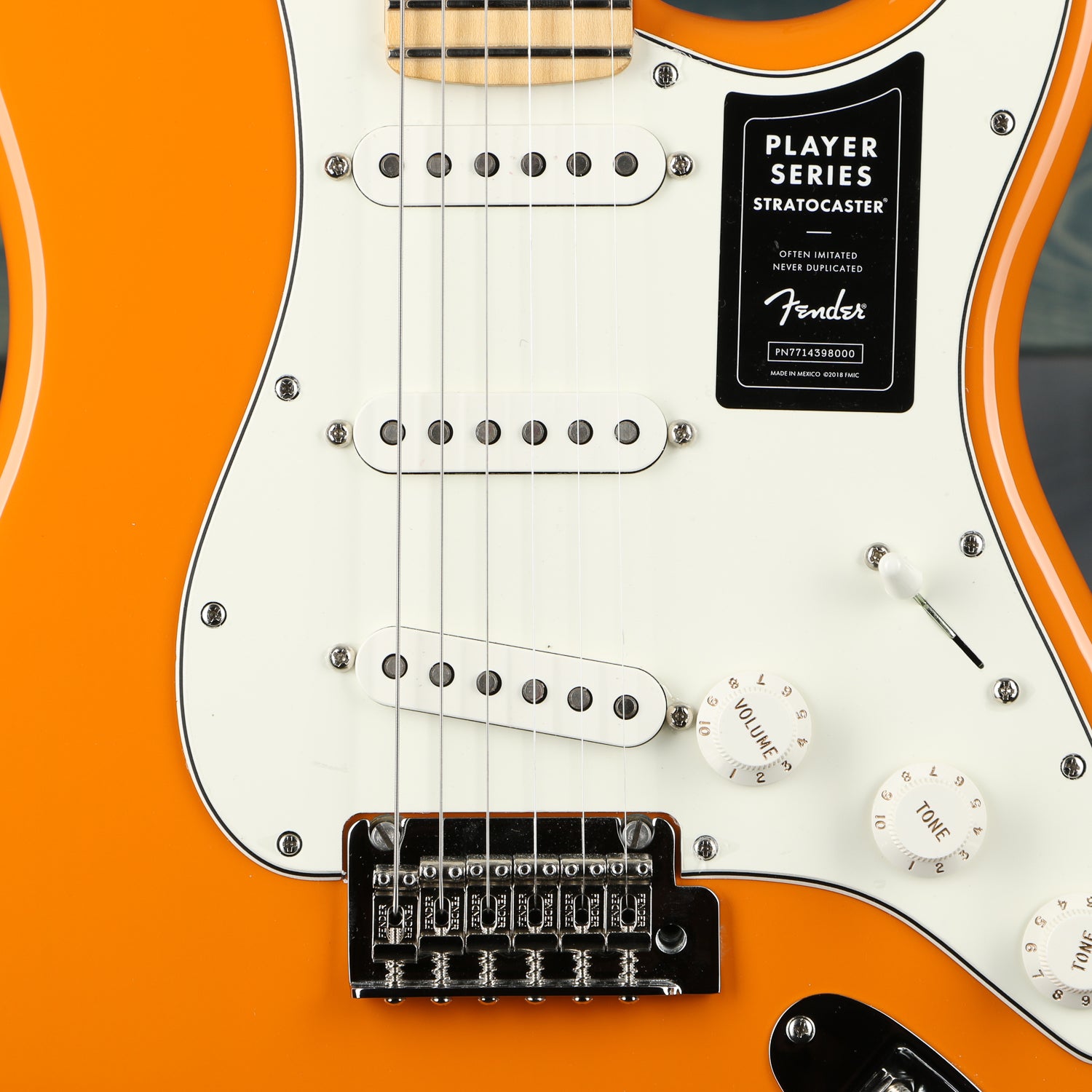 Fender Player Stratocaster®, Maple Fingerboard, Capri Orange