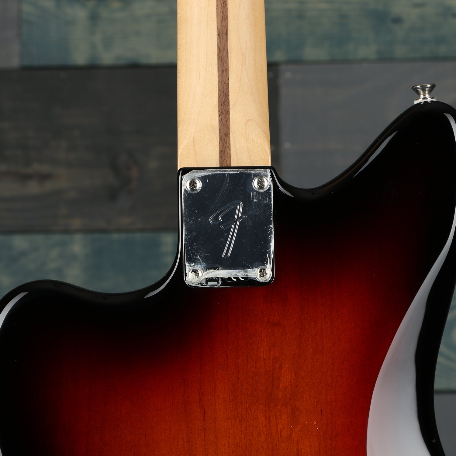 Fender Player Jazzmaster®, Pau Ferro Fingerboard, 3-Color Sunburst