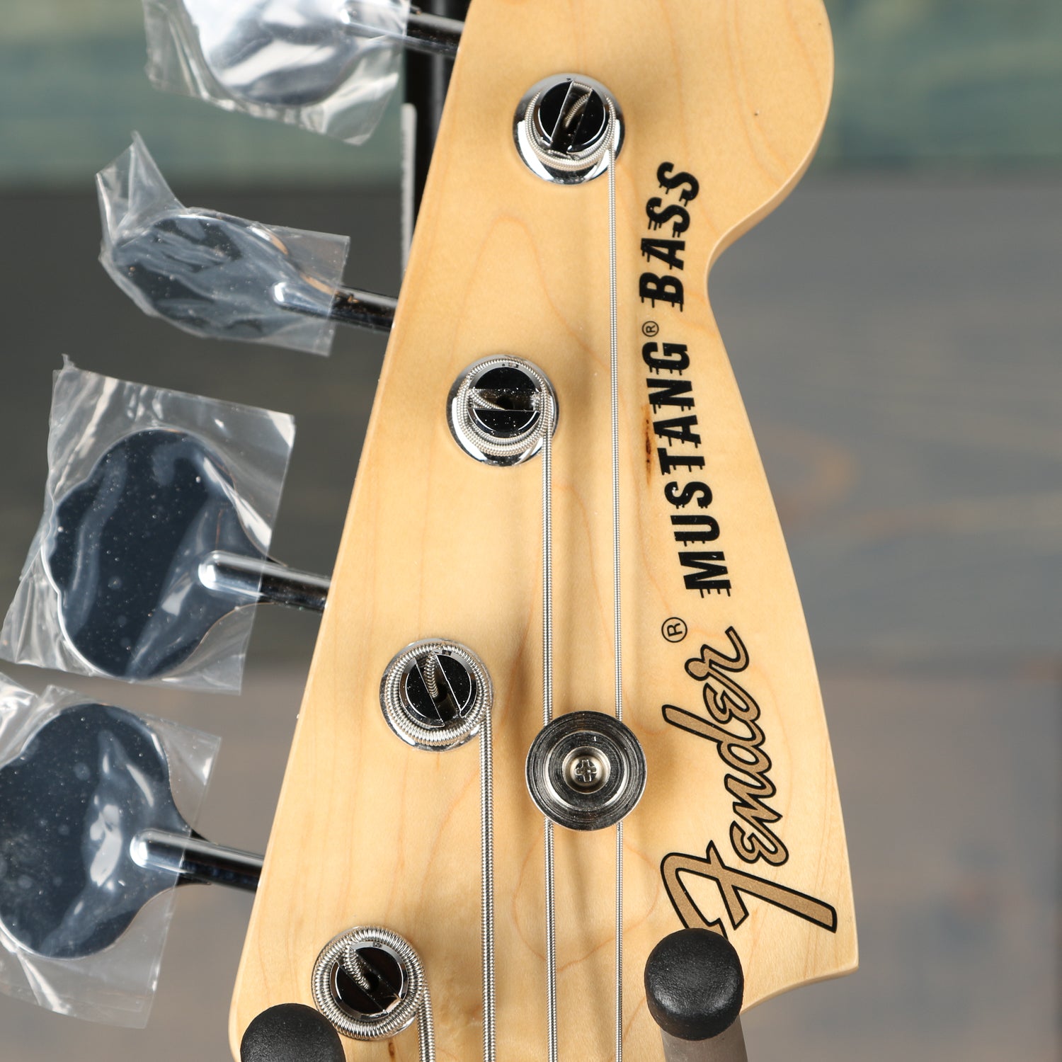 Fender Player Mustang® Bass PJ, Pau Ferro Fingerboard, Firemist Gold