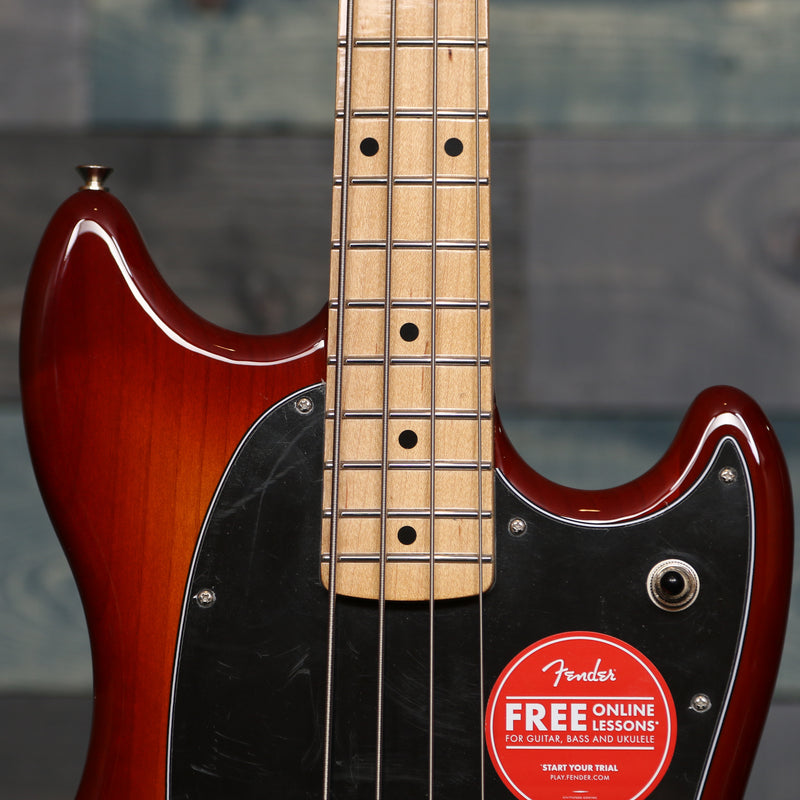 Fender Player Mustang Bass PJ, Maple Fingerboard, Sienna Sunburst