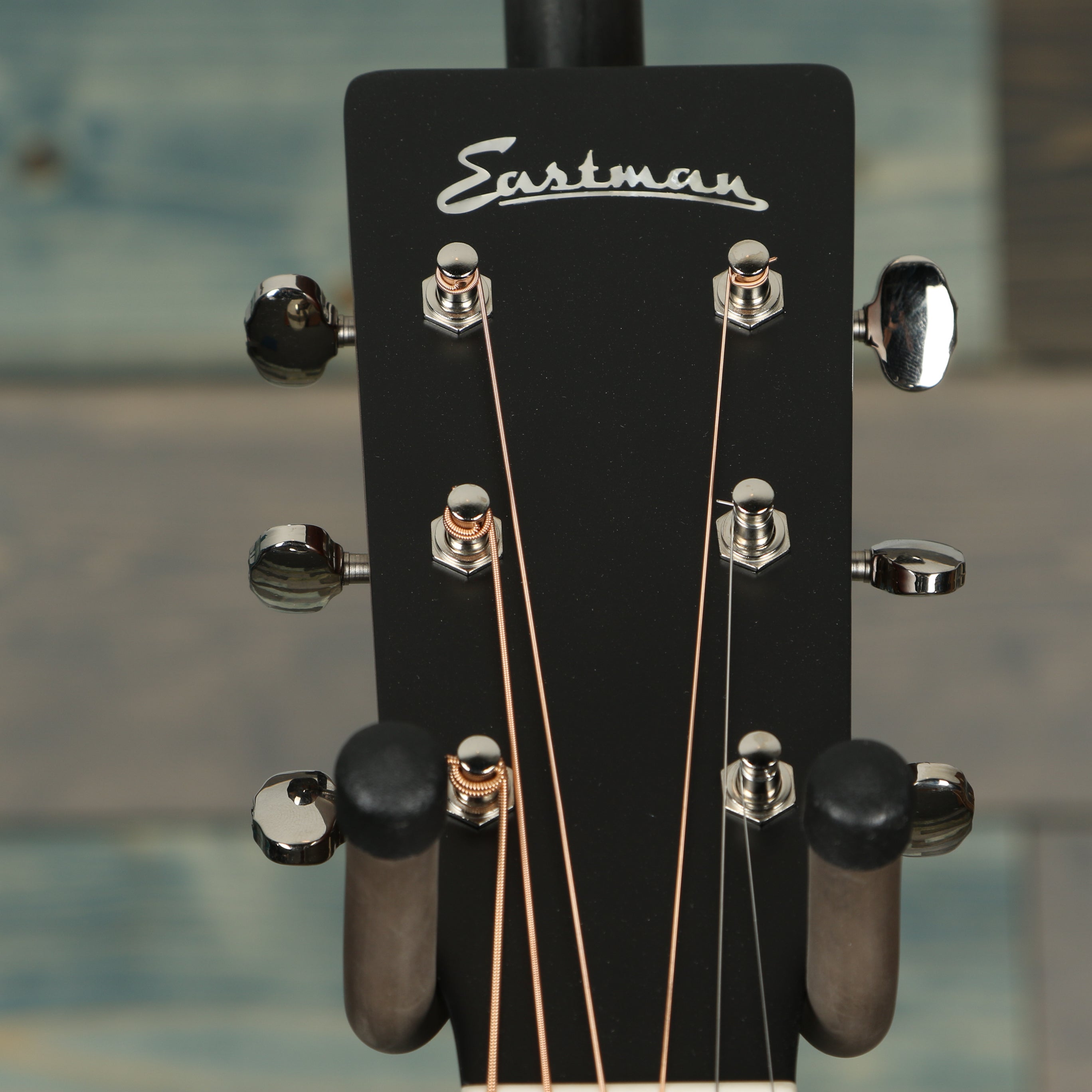 Eastman E3OME Acoustic Guitar - Natural