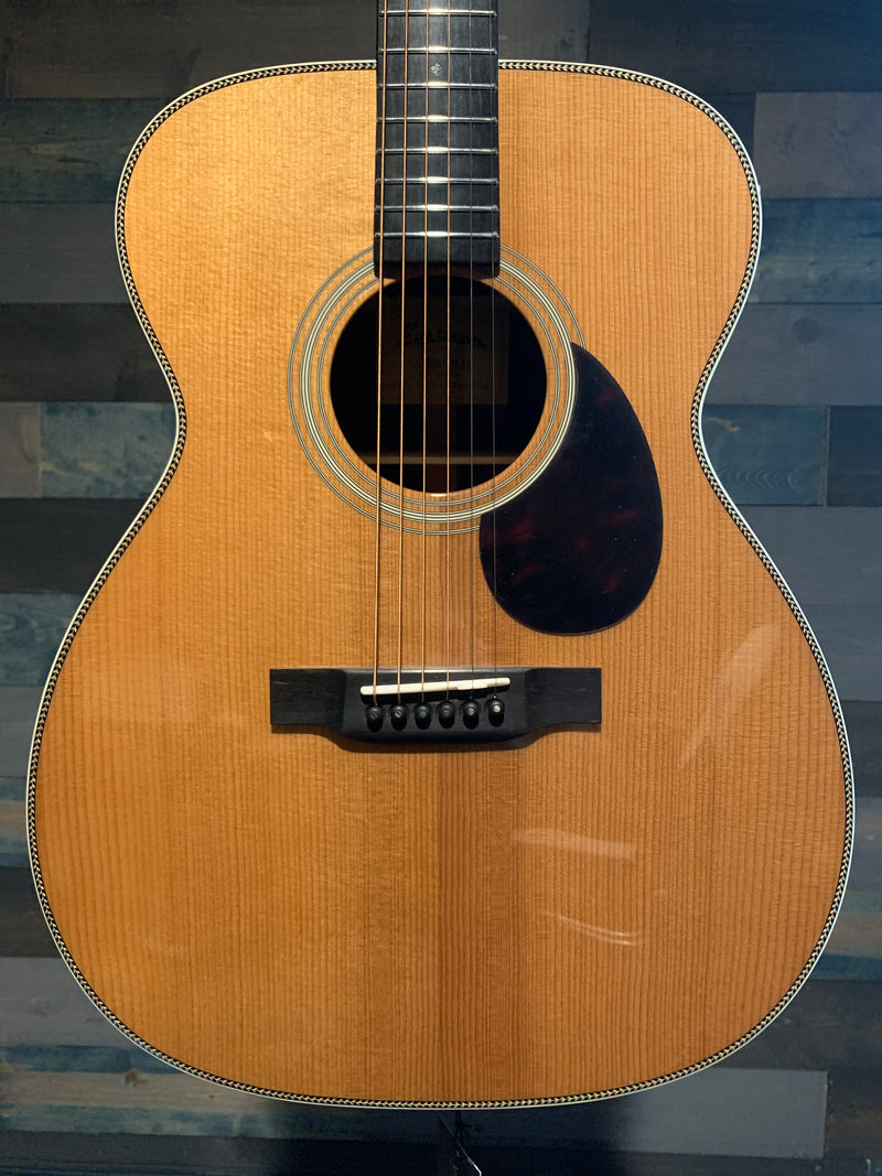 Eastman Guitars E20OM-TC Thermocured Solid Top Acoustic Guitar