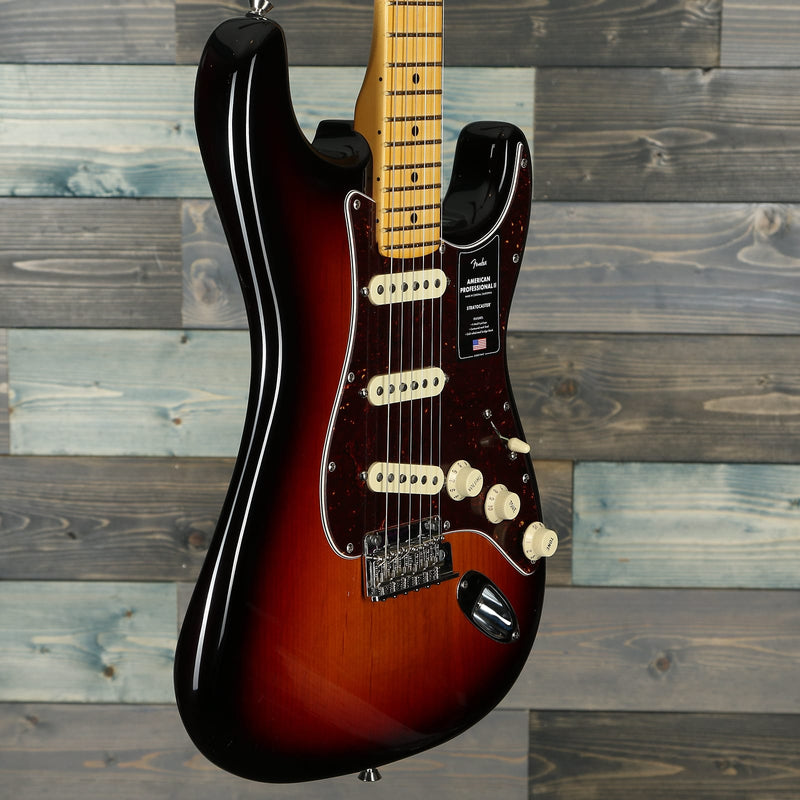 Fender American Professional II Stratocaster, Maple FB, 3-Color Sunburst