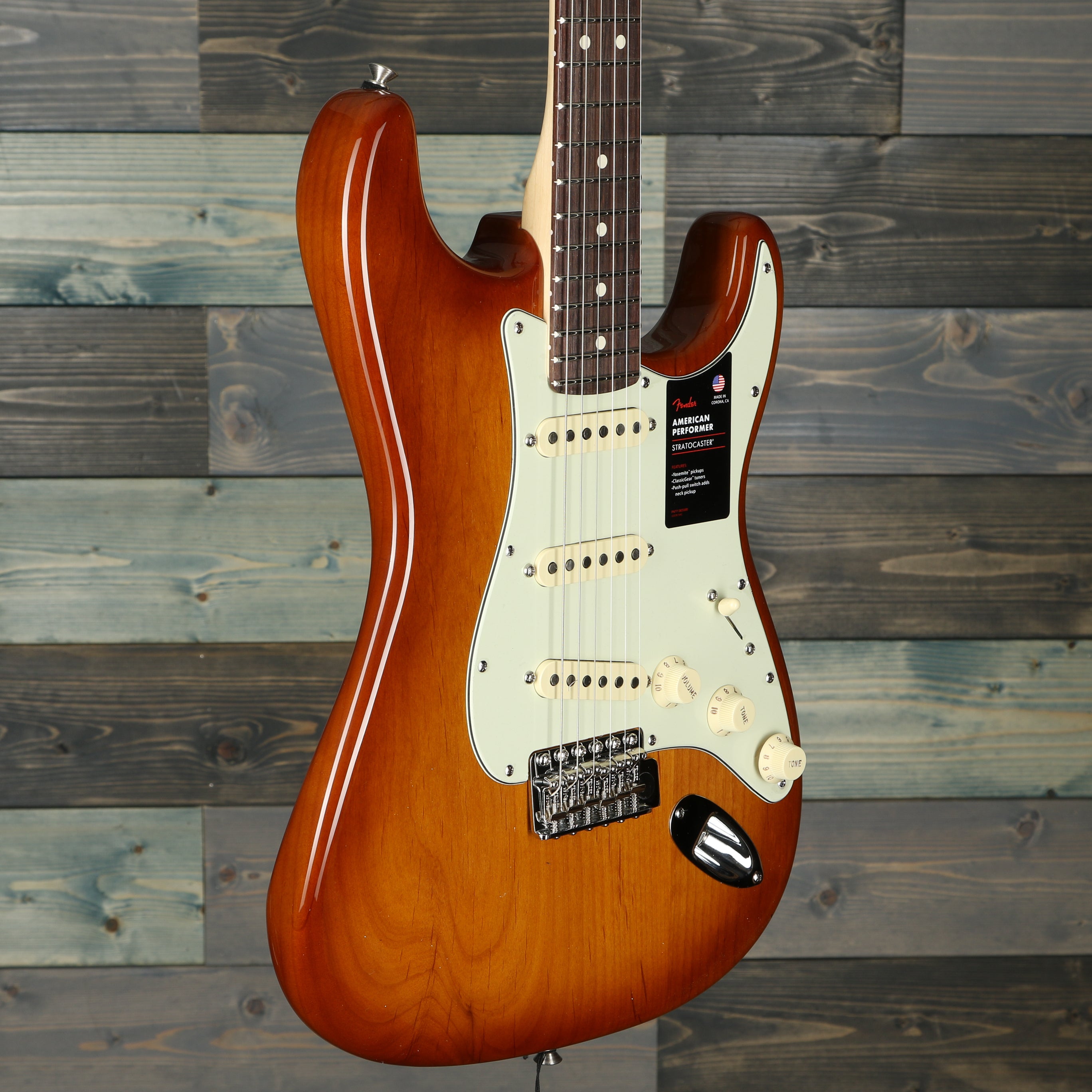 Fender American Performer Stratocaster, Rosewood Fingerboard, Honey Burst