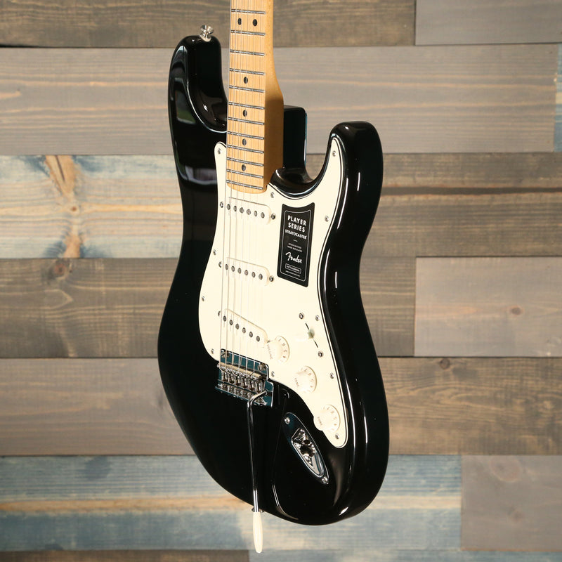 Fender Player Stratocaster Maple Fingerboard Black Guitar