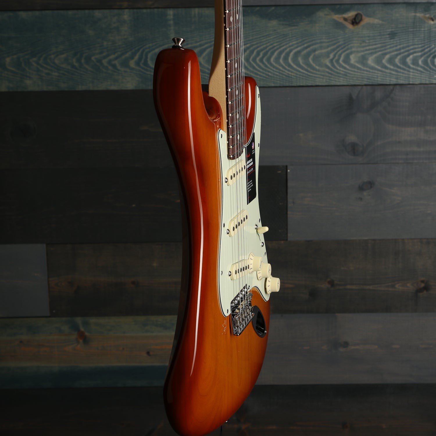 Fender American Performer Stratocaster, Rosewood Fingerboard, Honey Burst