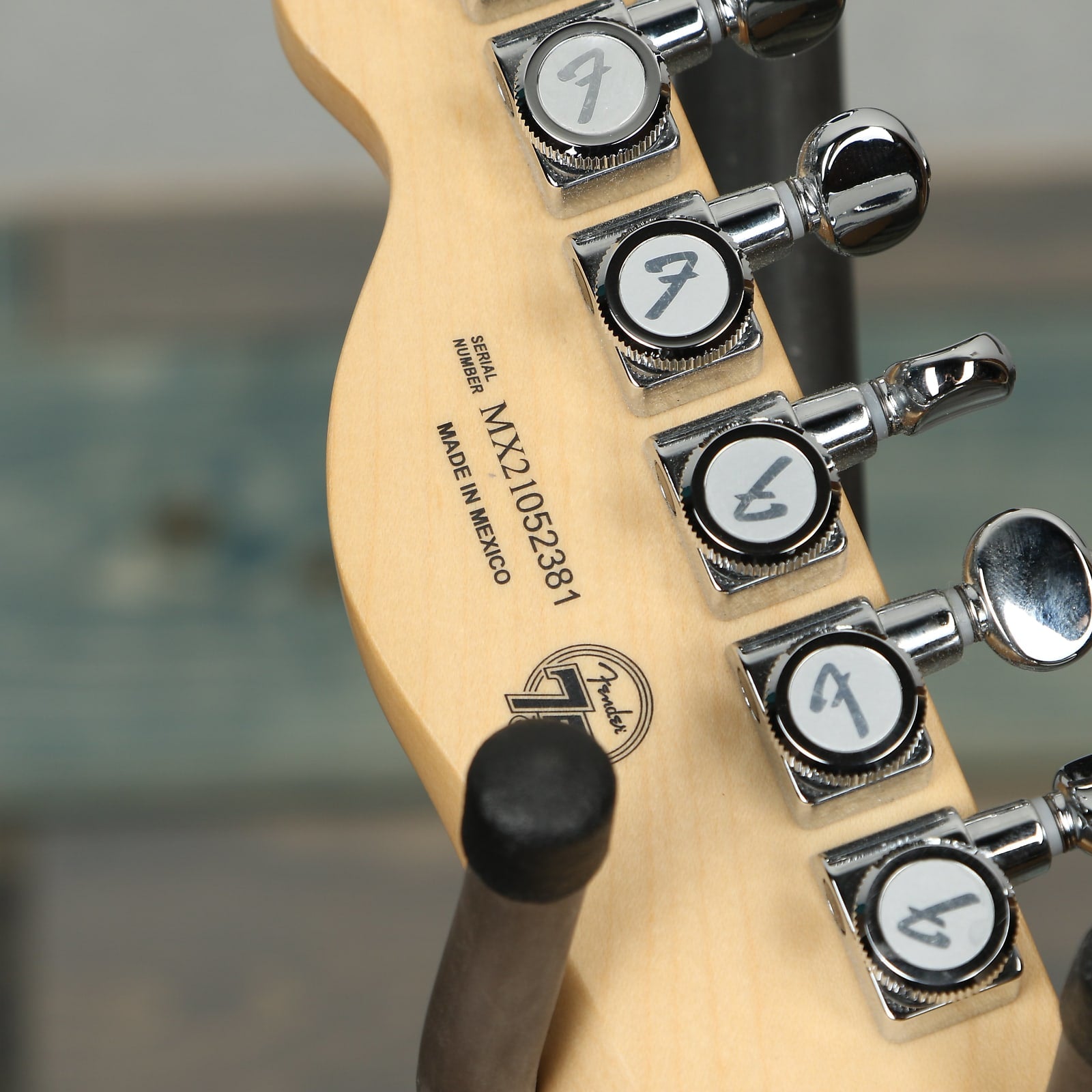 Fender Deluxe Telecaster® Thinline, Maple Fingerboard, Candy Apple Red