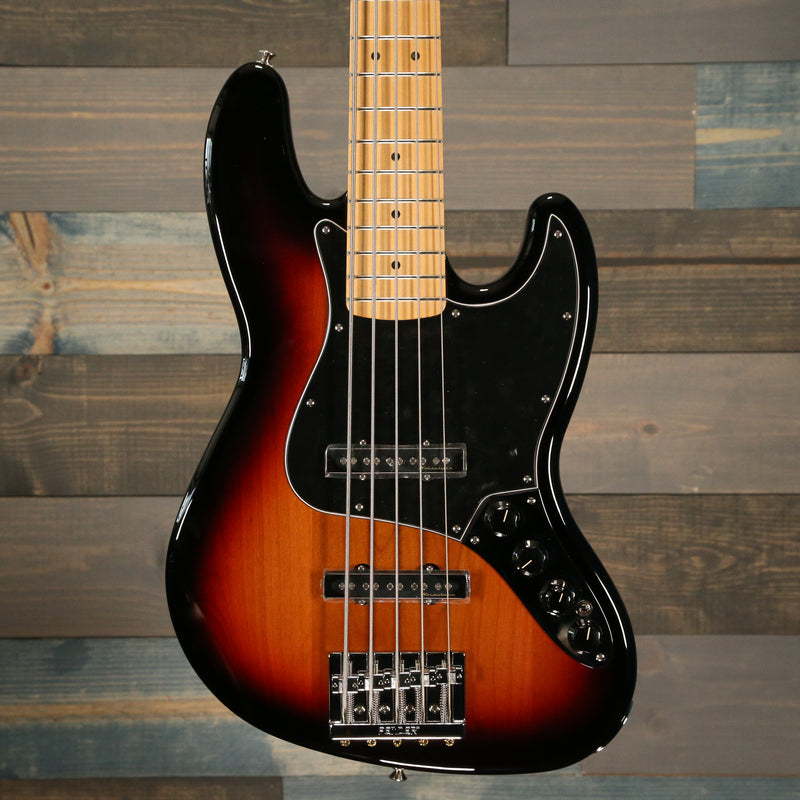 Fender Deluxe Active Jazz Bass® V, Maple Fingerboard, 3-Color Sunburst