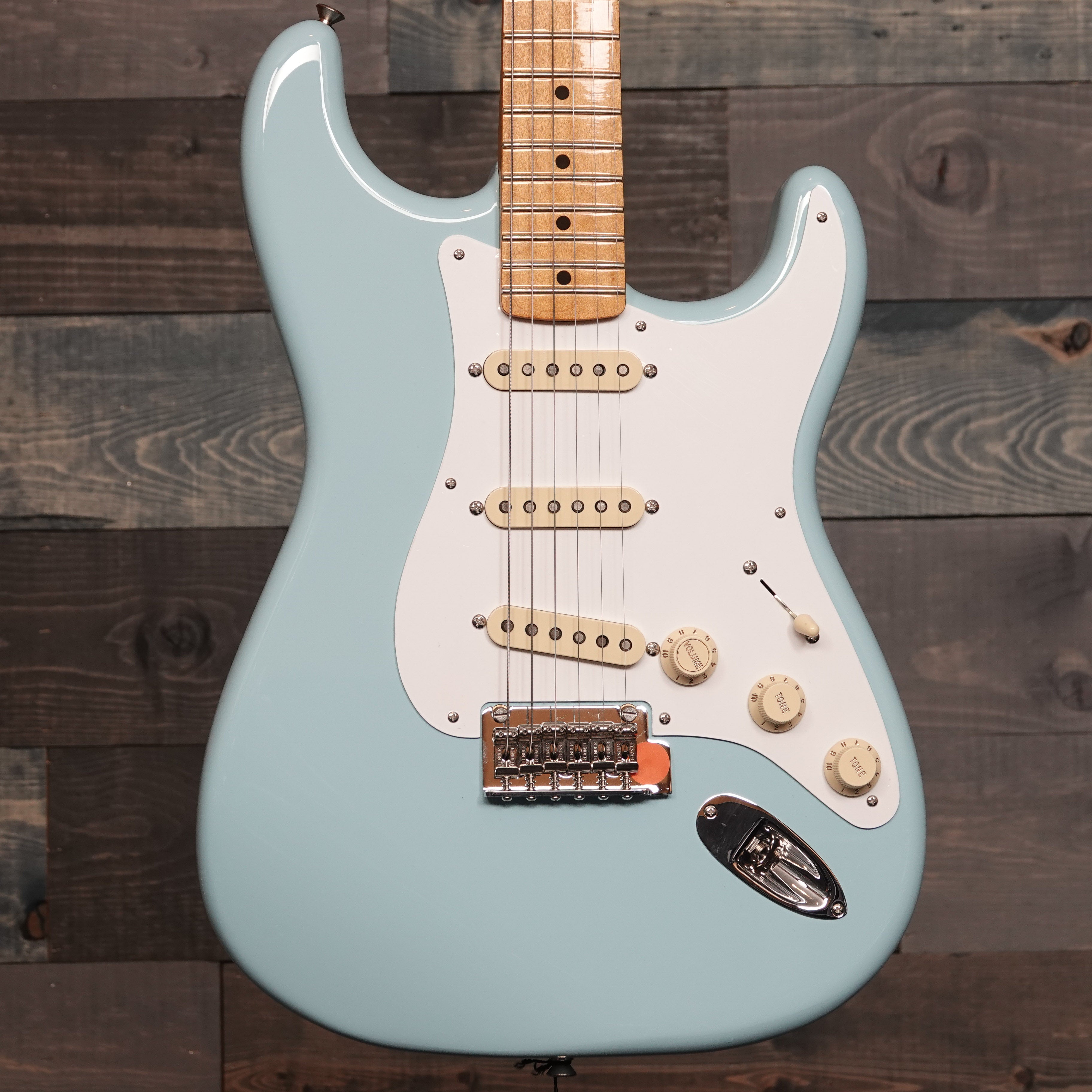 Fender Vintera '50s Stratocaster Modified, Maple Fingerboard, Daphne Blue