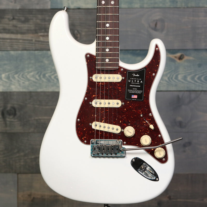 Fender American Ultra Stratocaster, Rosewood Fingerboard, Arctic Pearl