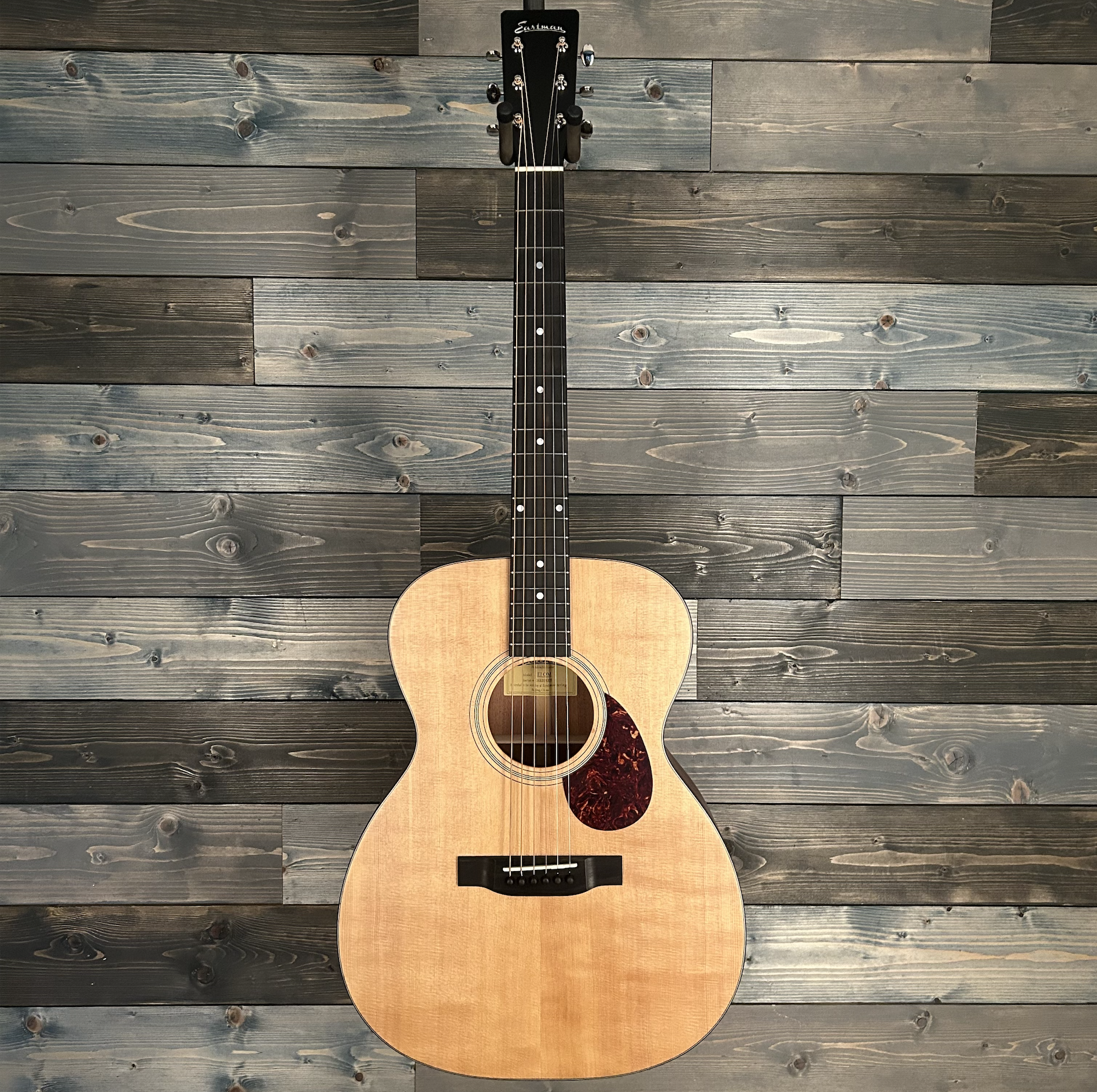 Eastman Guitars E1OM Natural Acoustic Guitar