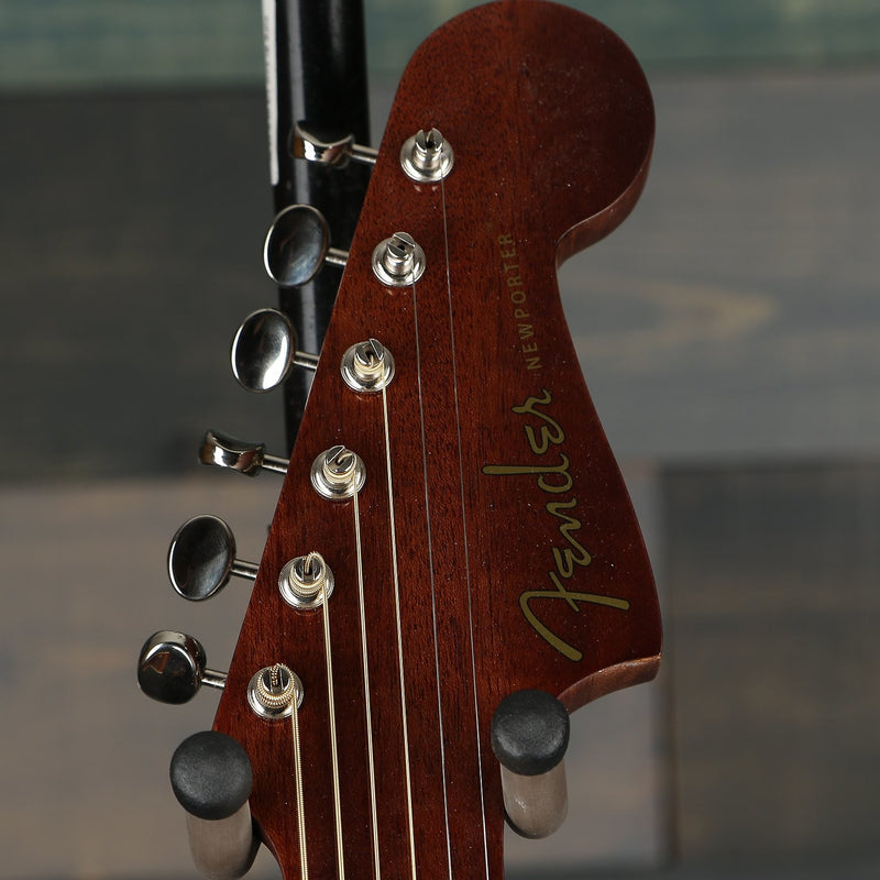 Fender Newporter Classic with Gig Bag, Pau Ferro Fingerboard, Aged Cherry Burst